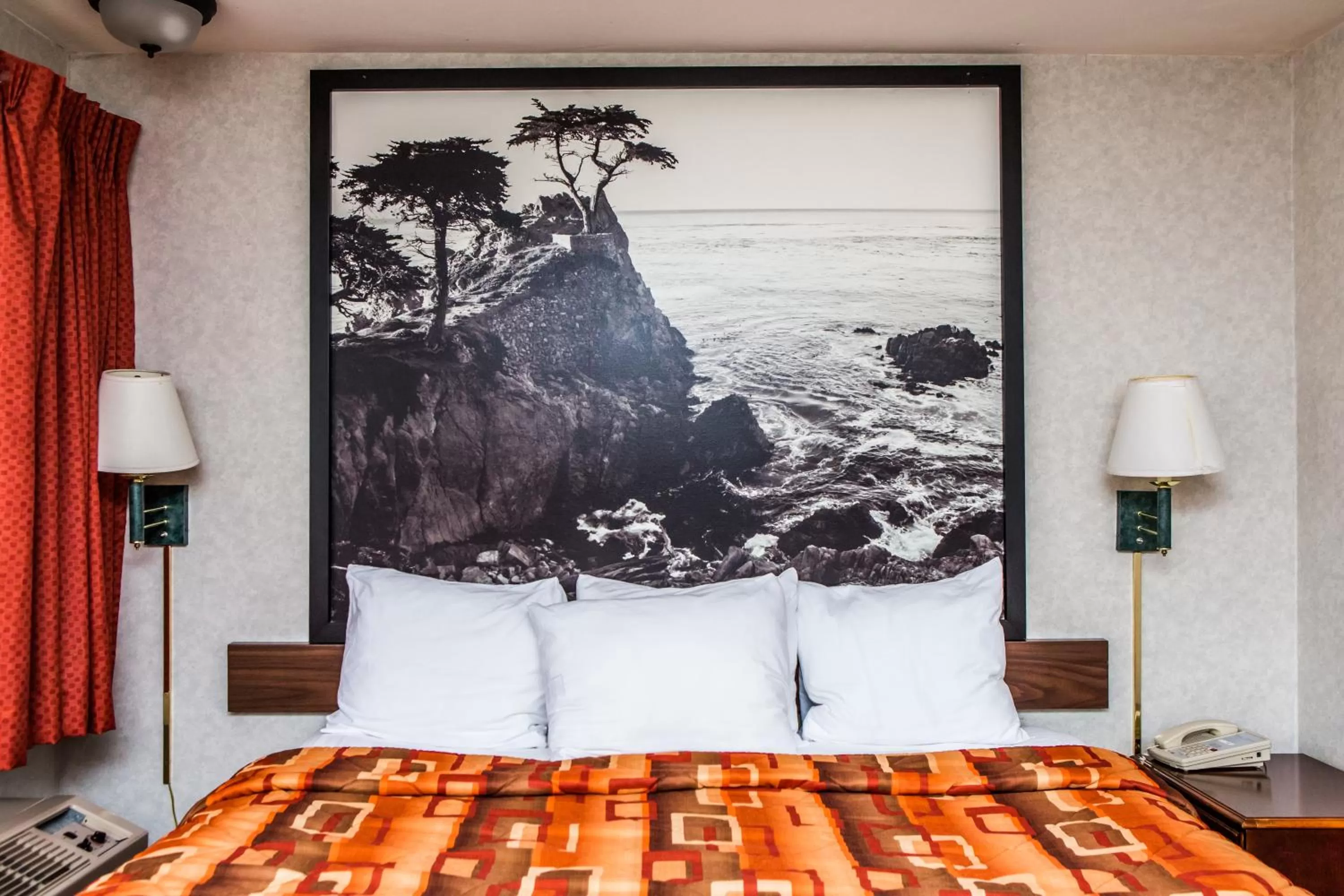 Photo of the whole room, Bed in Pelican Inn