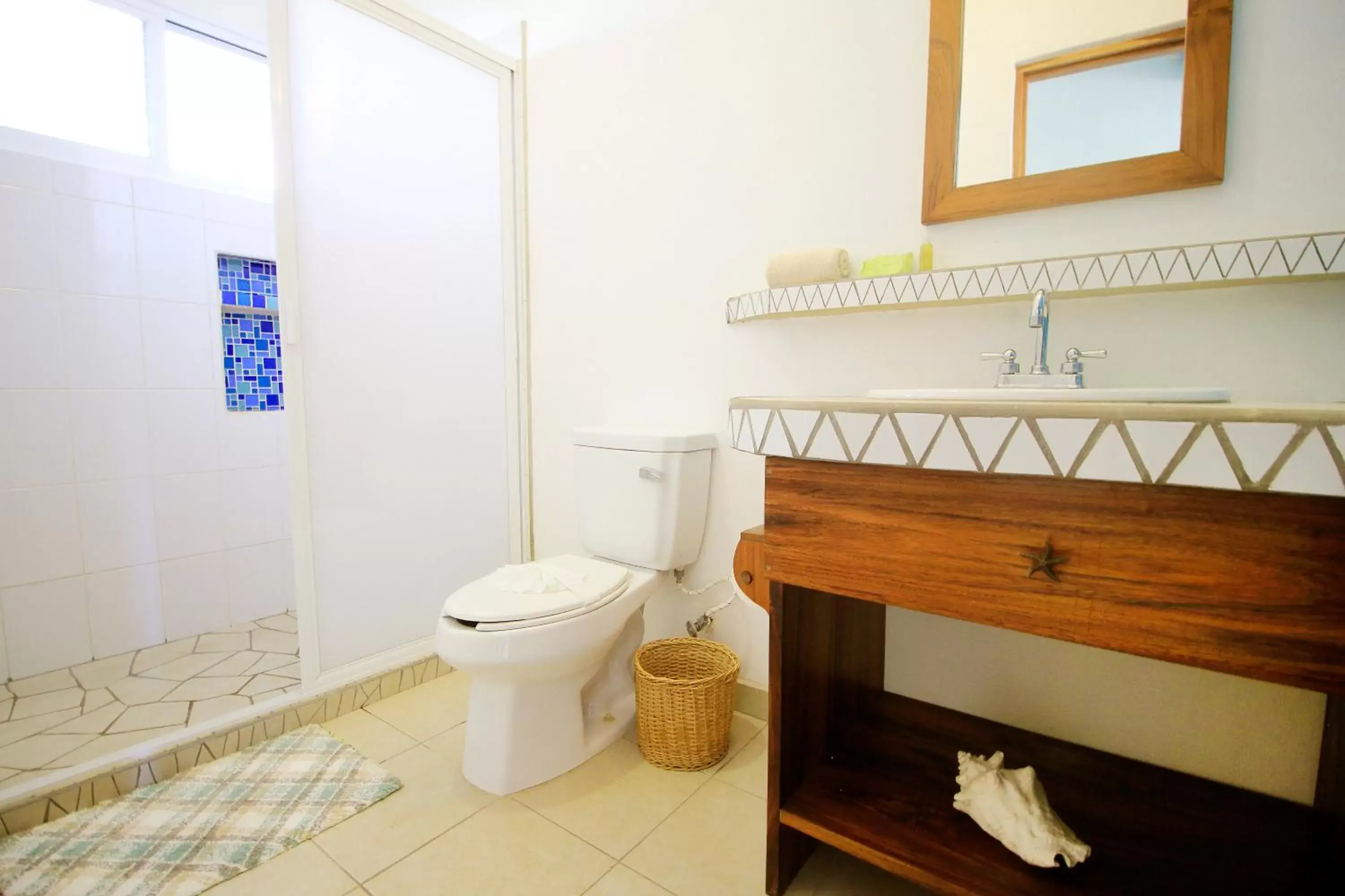 Toilet, Bathroom in La Palmita Budget Boutique Hotel