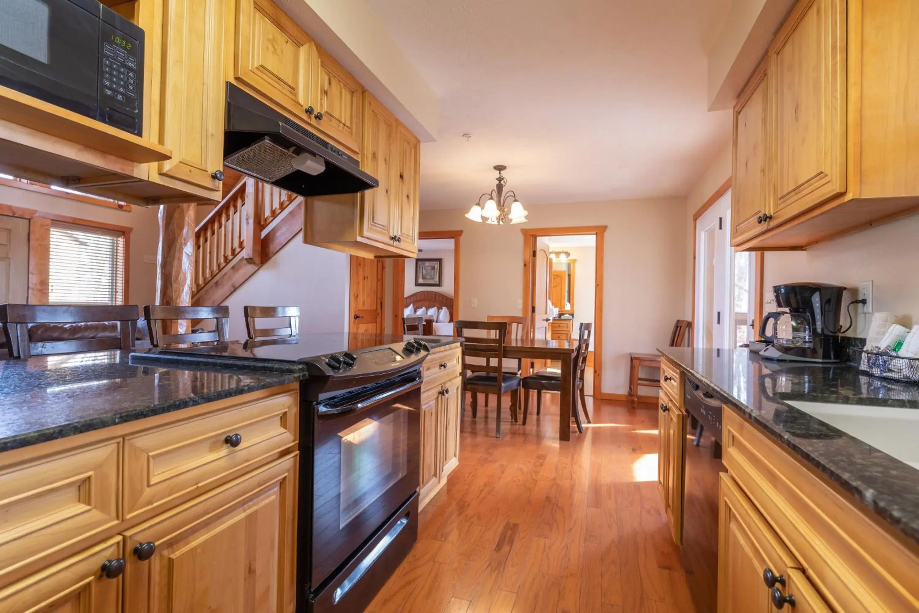 Kitchen or kitchenette, Kitchen/Kitchenette in The Lodges at Table Rock by Capital Vacations