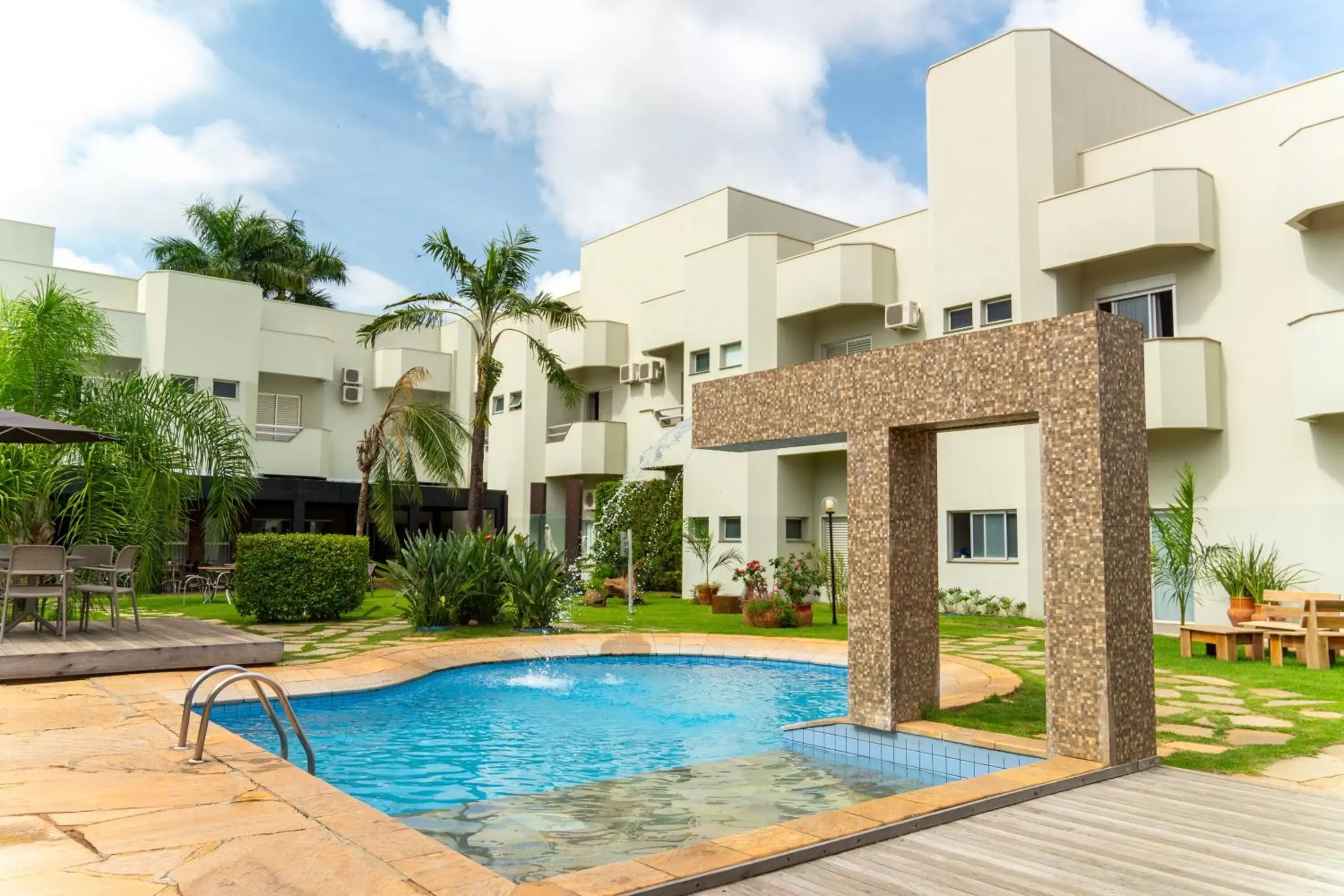 Swimming pool, Property Building in Ucayali Hotel