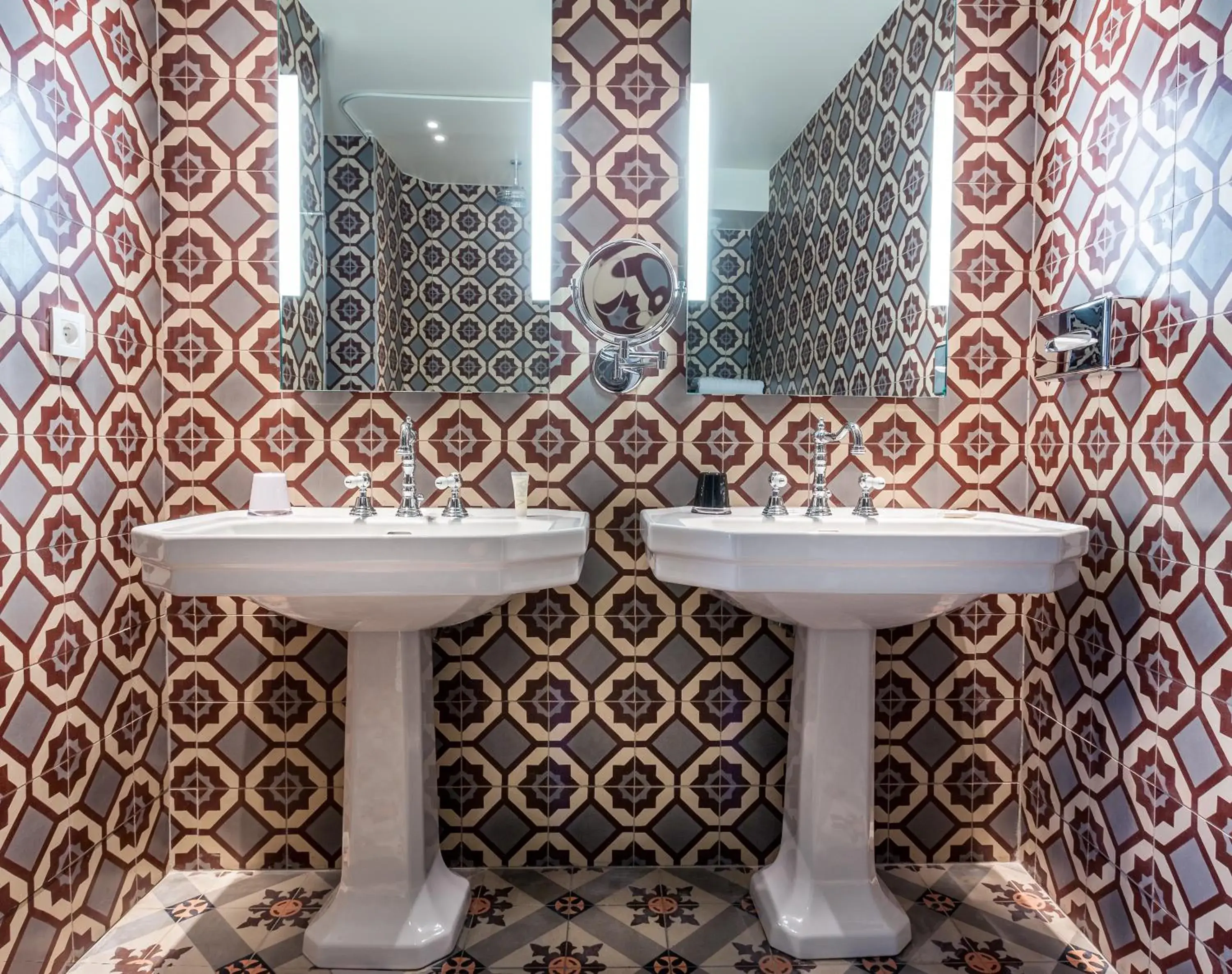 Bathroom in Hotel LAntoine