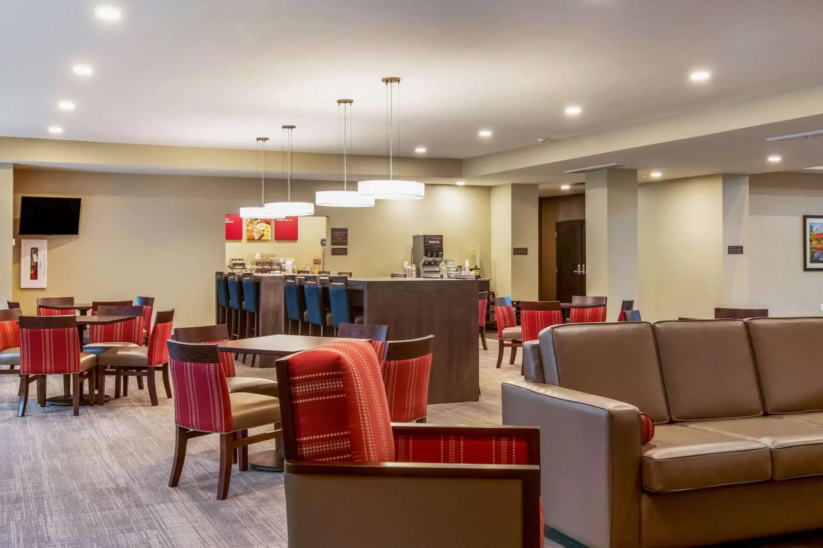 Restaurant/Places to Eat in Comfort Suites