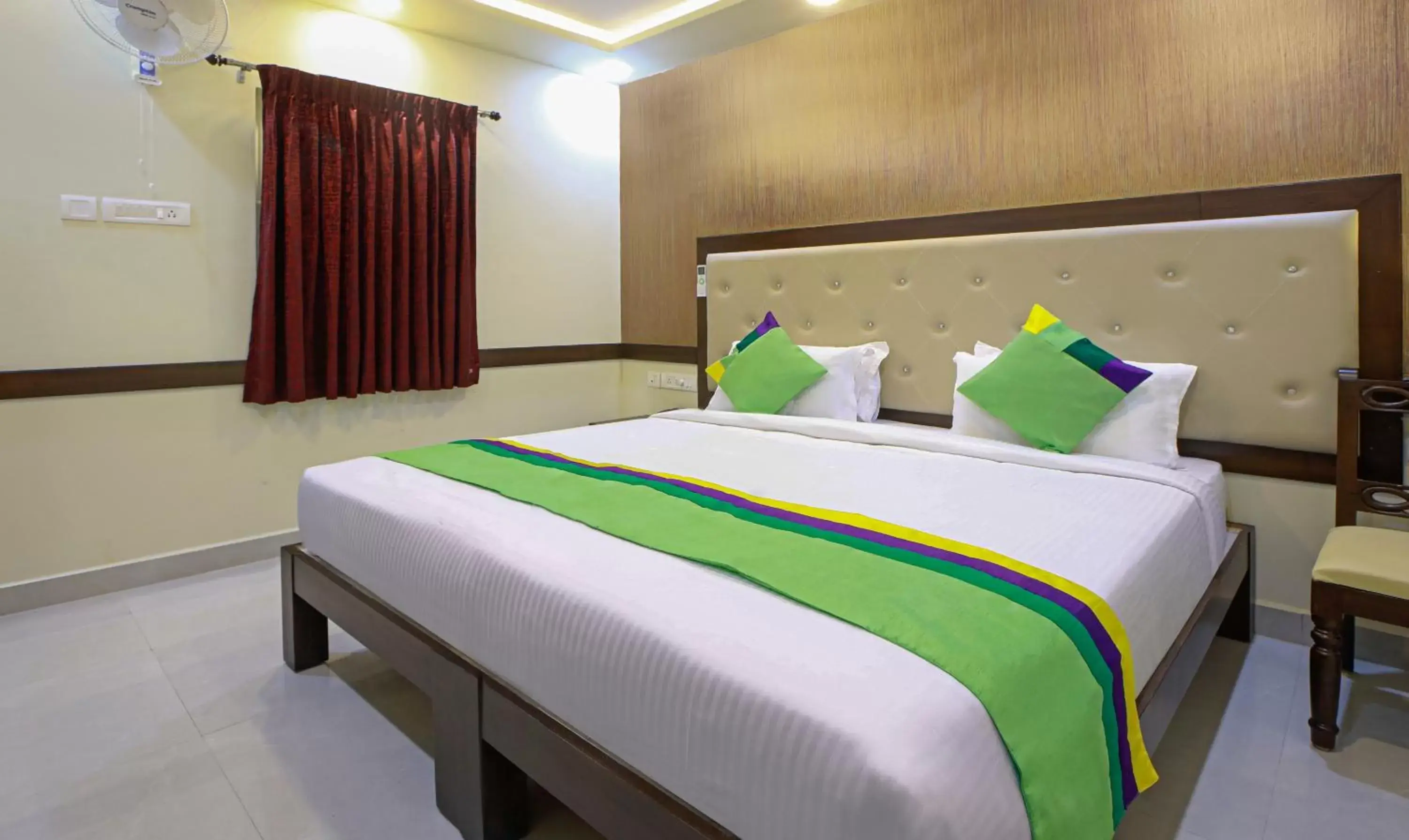 Bedroom, Bed in Treebo Naaz Royal Bedroom, Bed in Treebo Naaz Royal