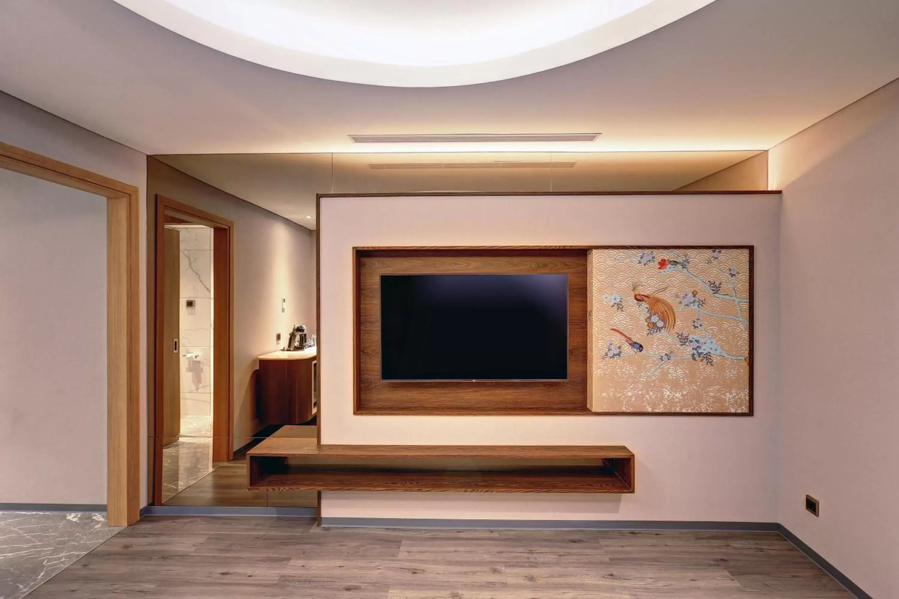 Communal lounge/ TV room, TV/Entertainment Center in Mercure Jakarta Gatot Subroto