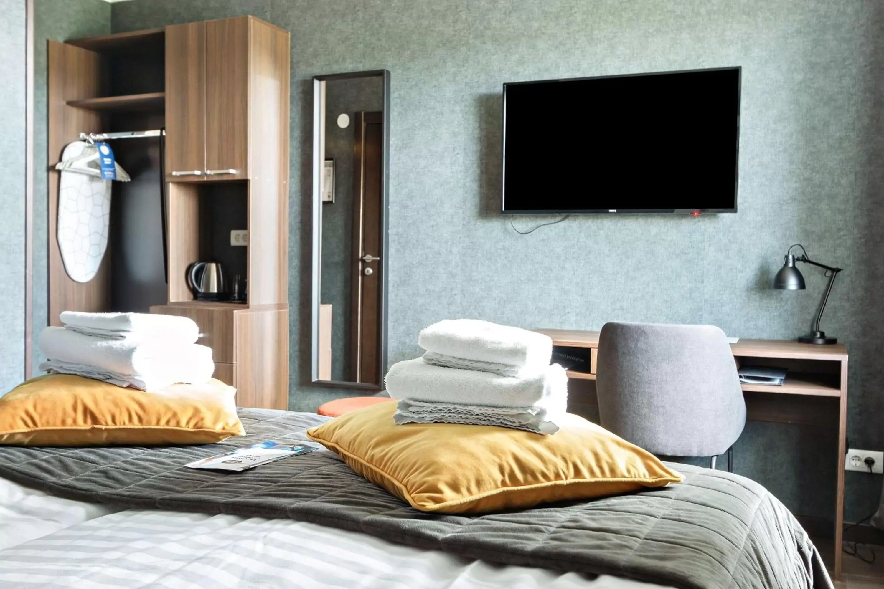 Bedroom, TV/Entertainment Center in Best Western Hotell Hedåsen