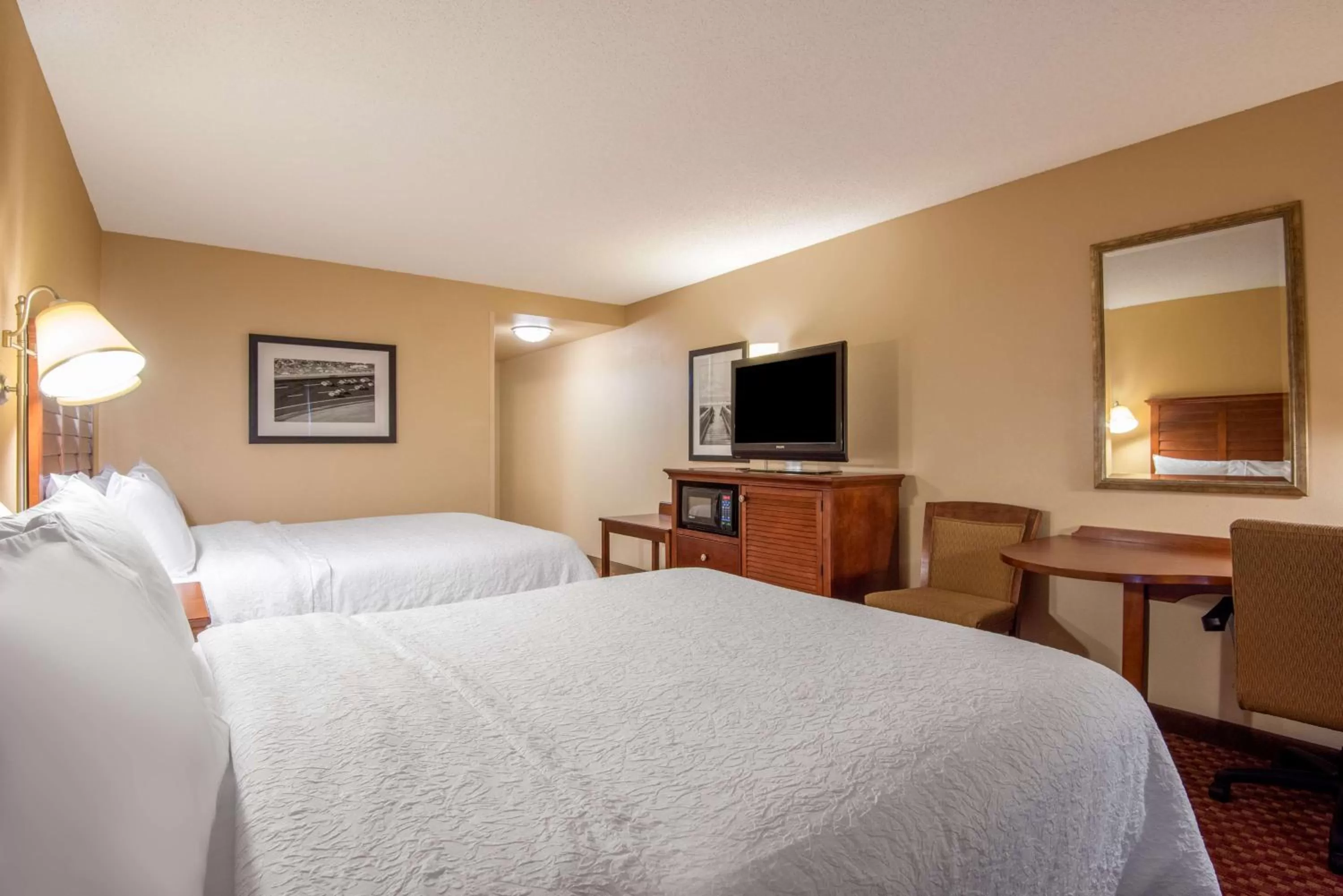 Bed in Hampton Inn & Suites Florence-North-I-95