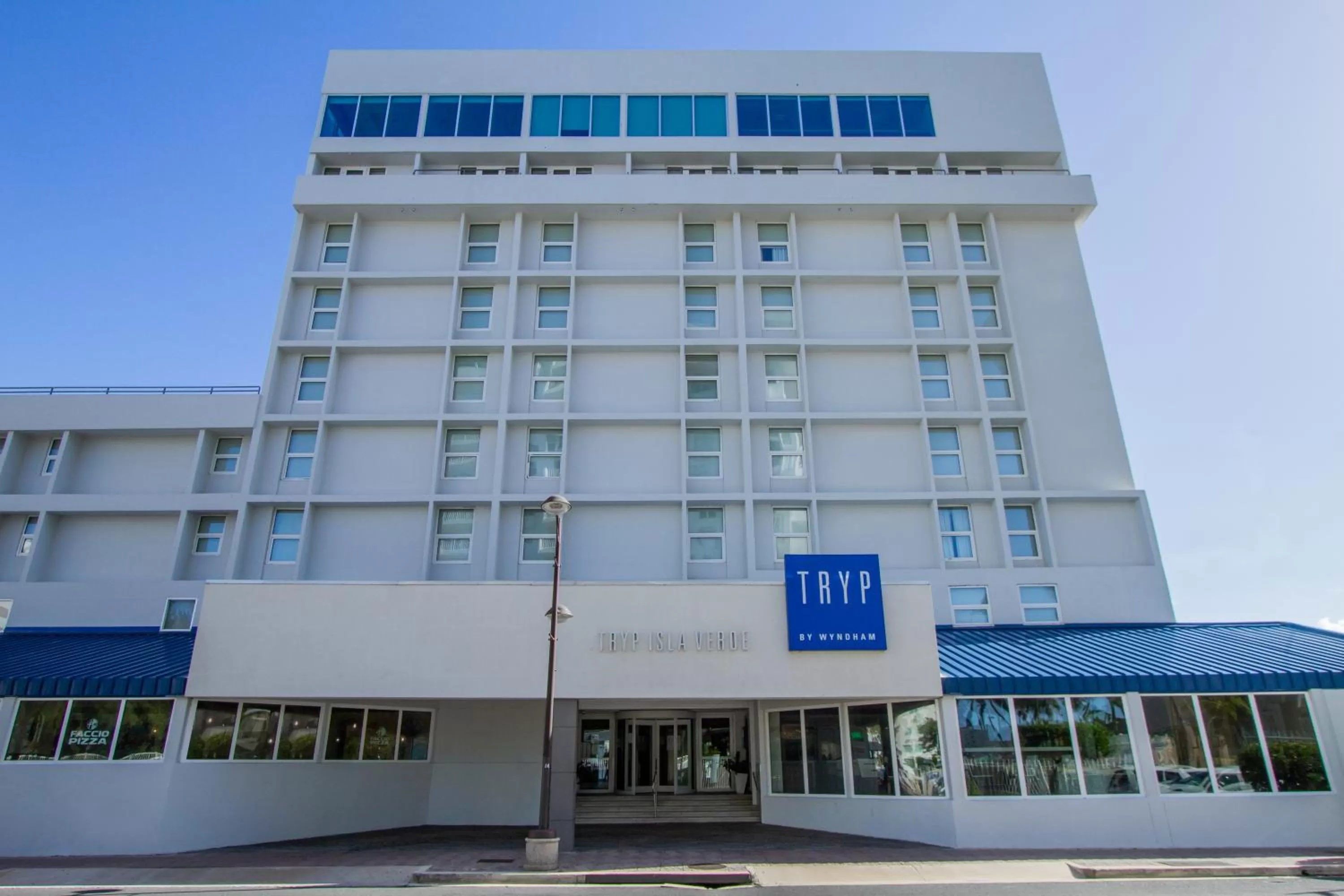 Property building in TRYP by Wyndham Isla Verde