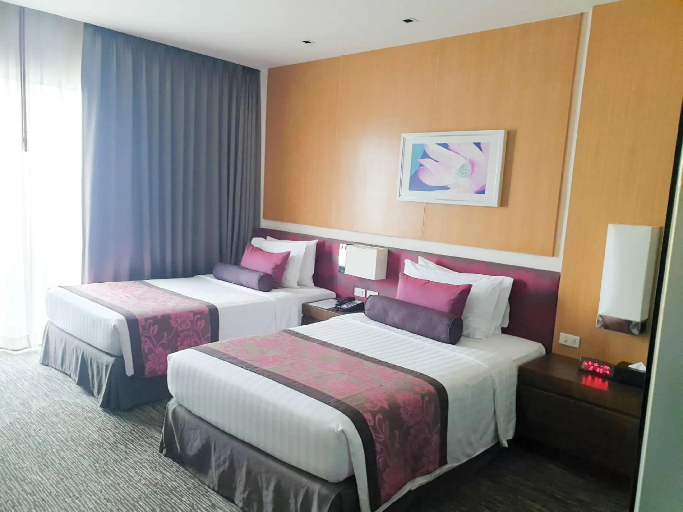 Bedroom, Bed in Amaranth Suvarnabhumi Hotel