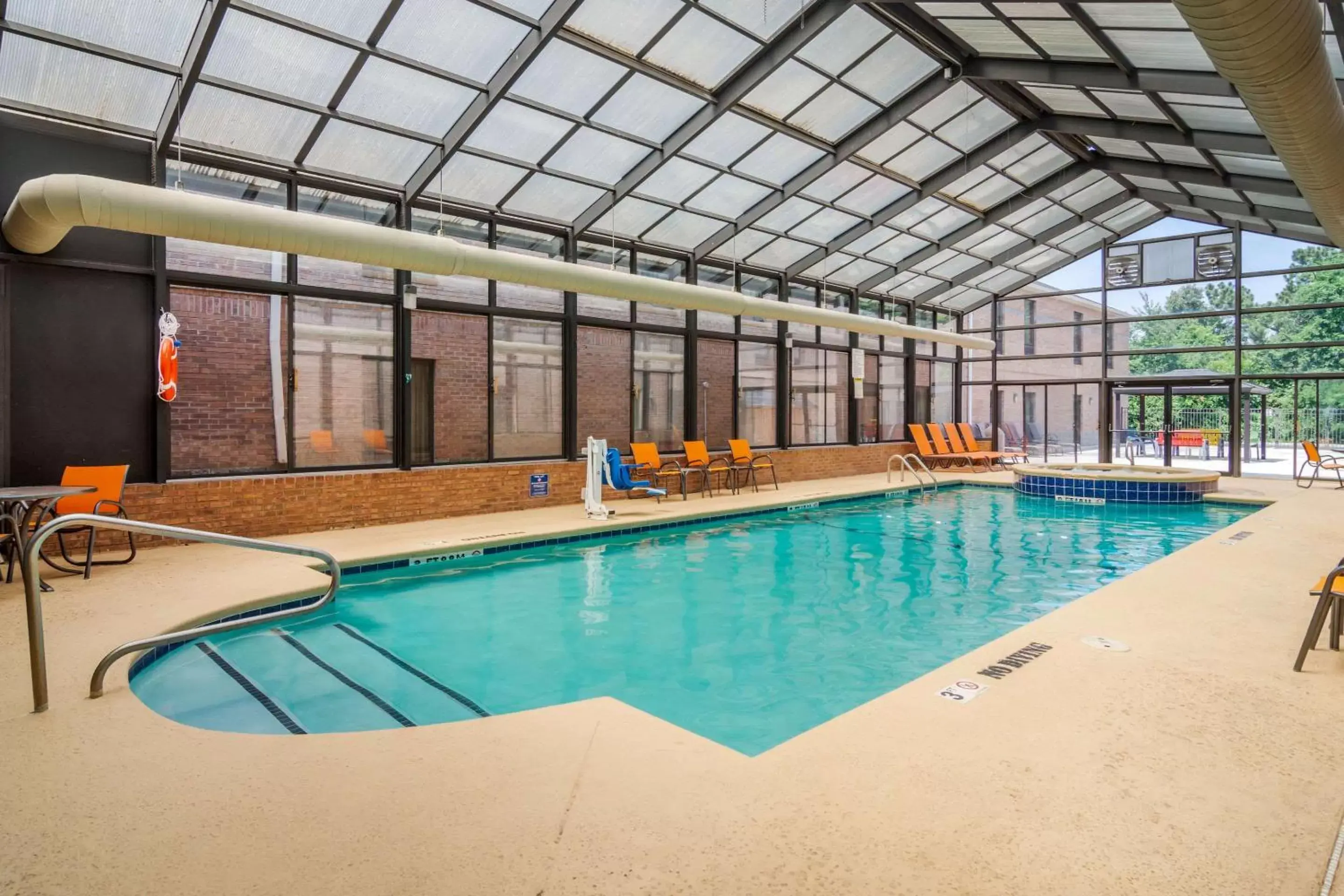 On site, Swimming Pool in Comfort Inn & Suites Perry National Fairgrounds Area