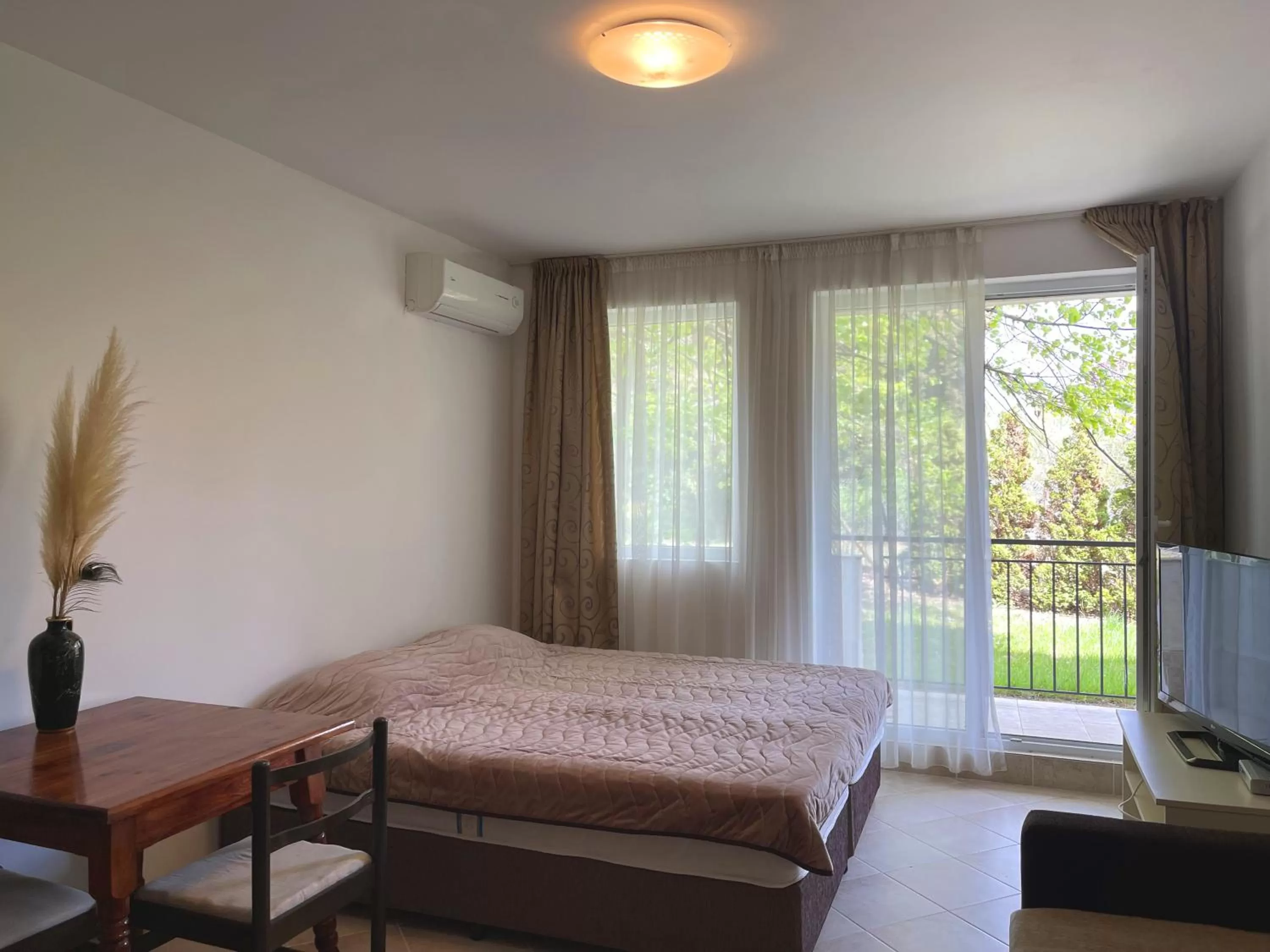 Bed in Ravda Family Resort. Park&Sea