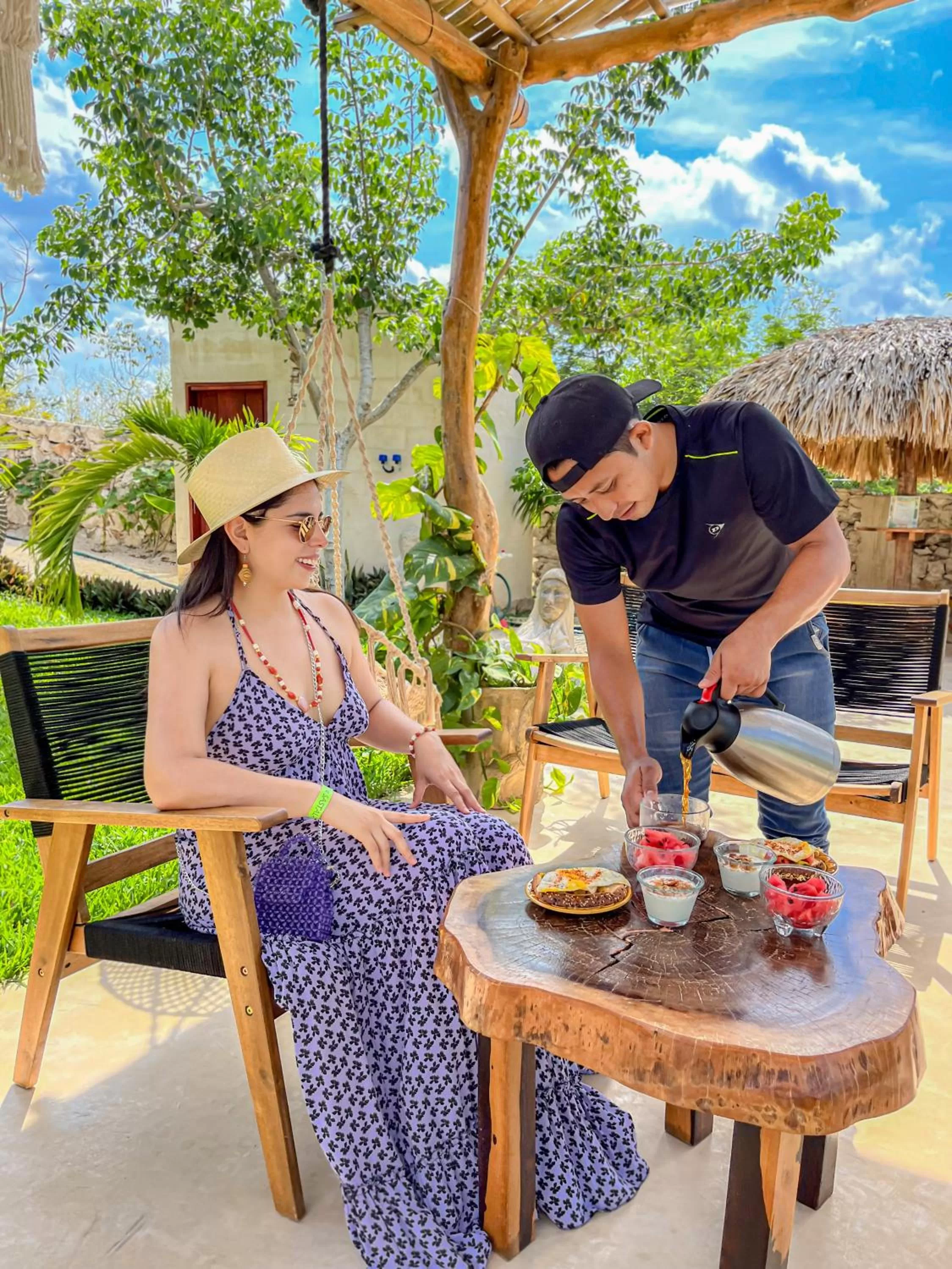 Swimming pool in RESET ATEMPORAL