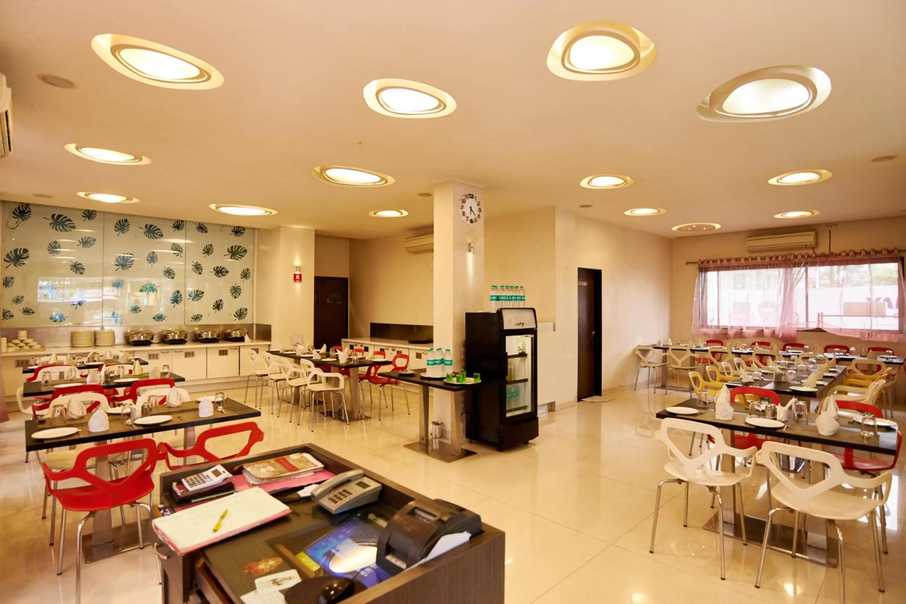 Restaurant/places to eat in Hotel Sai Mahal