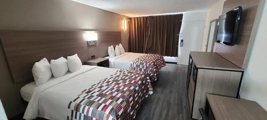 Standard Room with Two Queen Beds Non-Smoking in Days Inn by Wyndham Charlotte Airport North Standard Room with Two Queen Beds Non-Smoking in Days Inn by Wyndham Charlotte Airport North