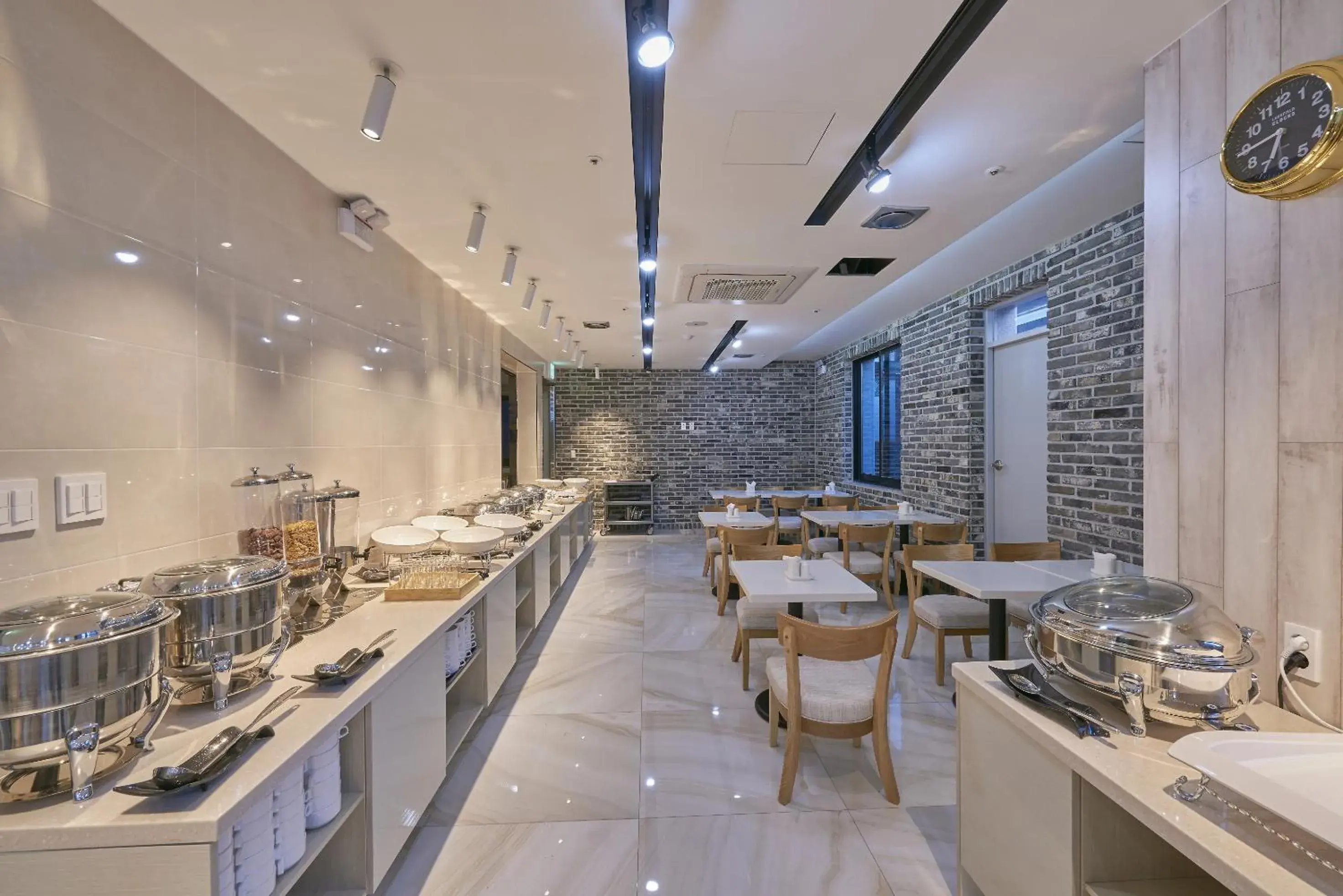Restaurant/Places to Eat in Dubai Hotel (Korea Quality)