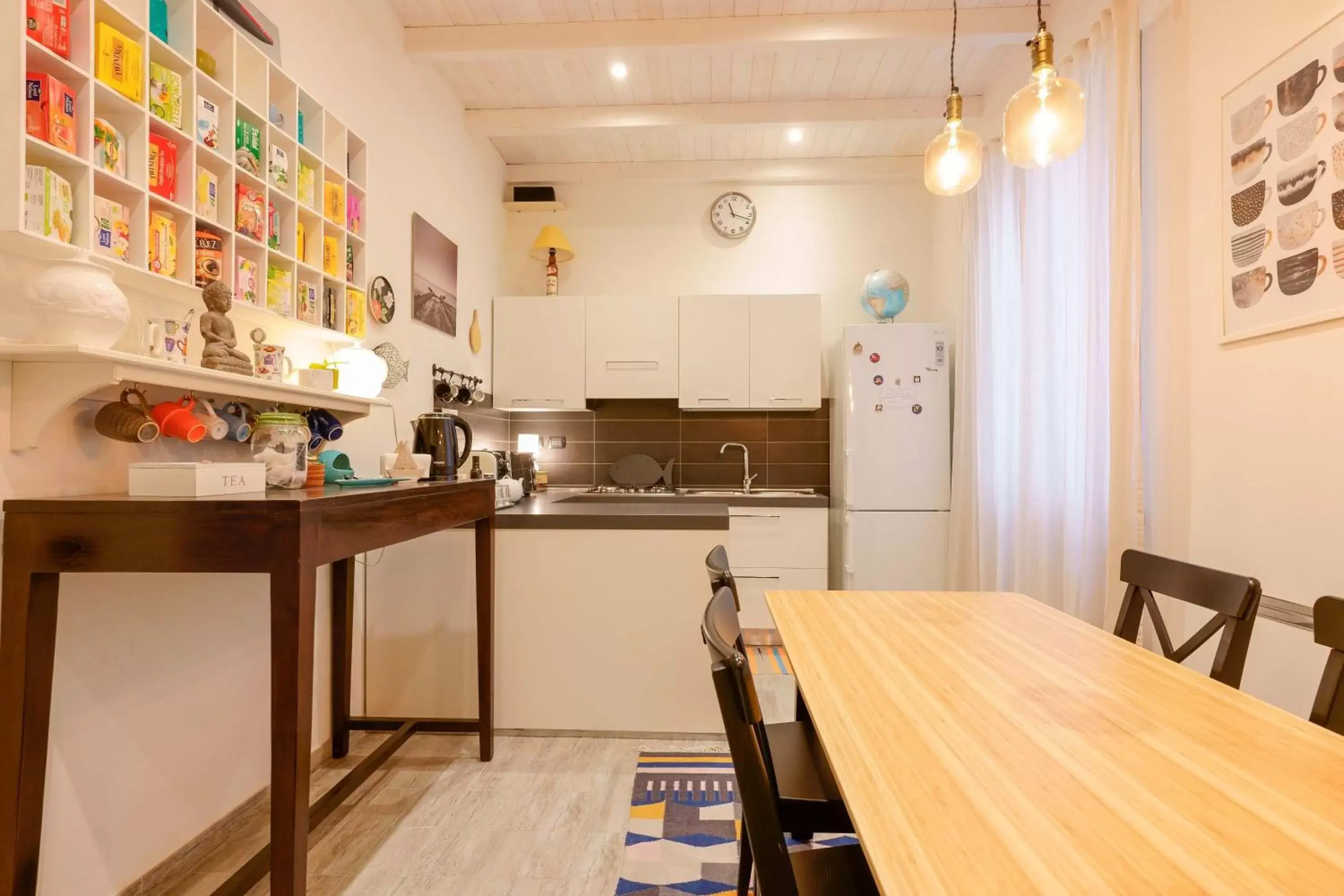 Breakfast, Kitchen/Kitchenette in Il Cagliarese B&B