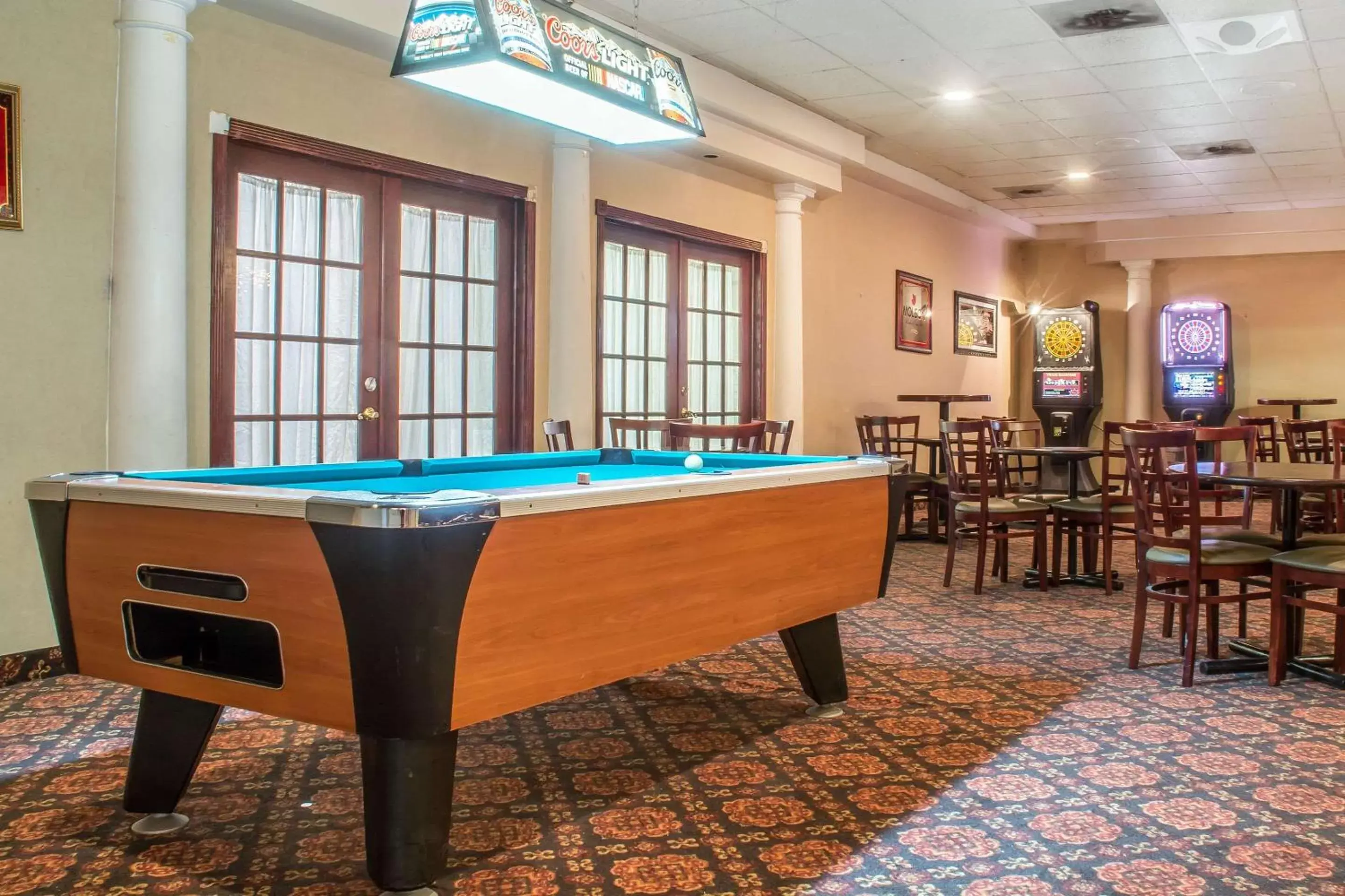 Restaurant/places to eat, Billiards in Quality Inn & Suites Palm Island Indoor Waterpark