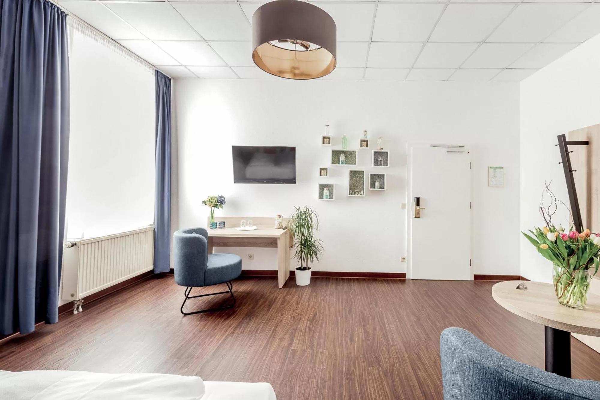 Photo of the whole room in Pallas Hotel