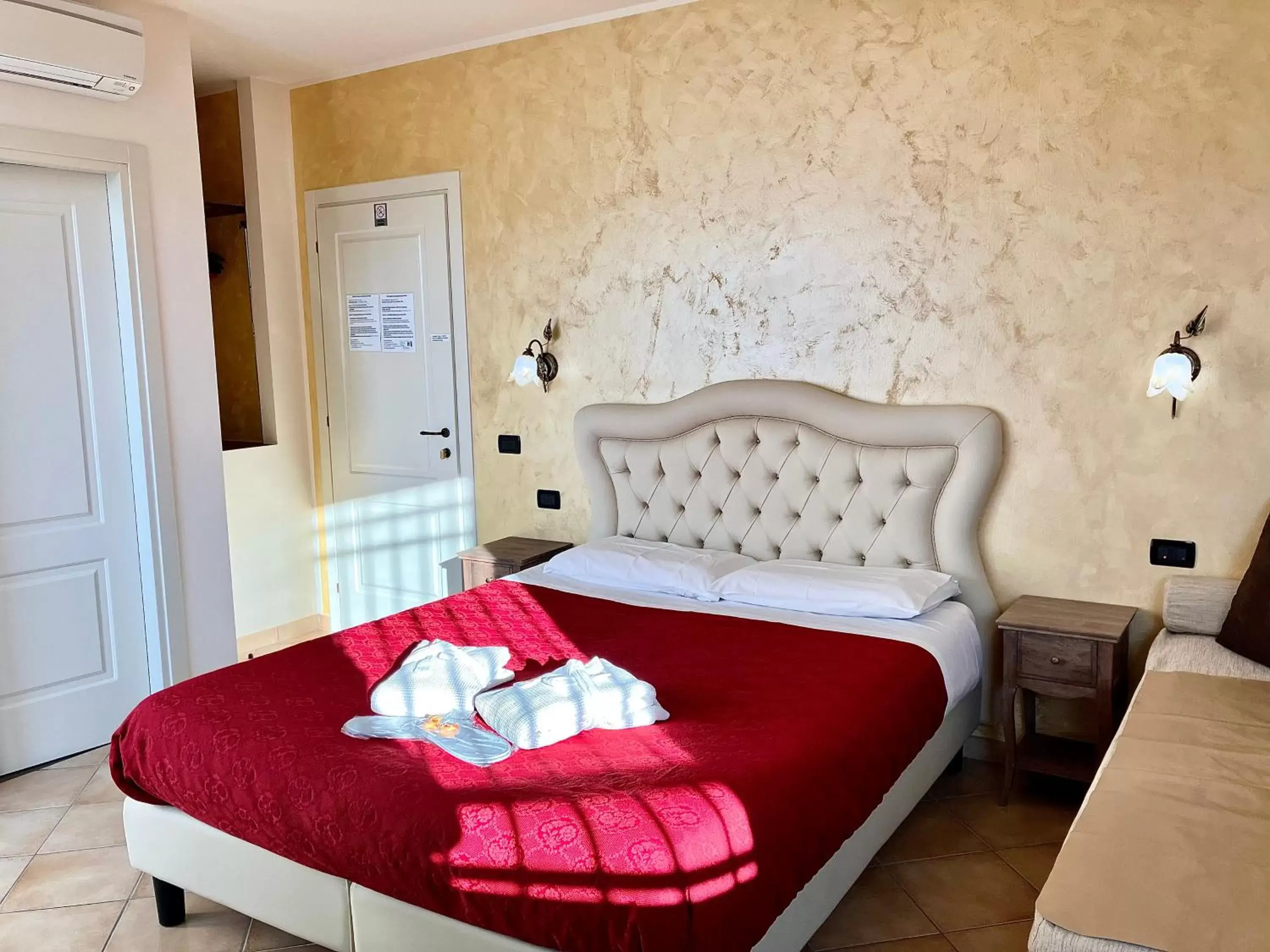 Bed in B&B Desenzano Paradise