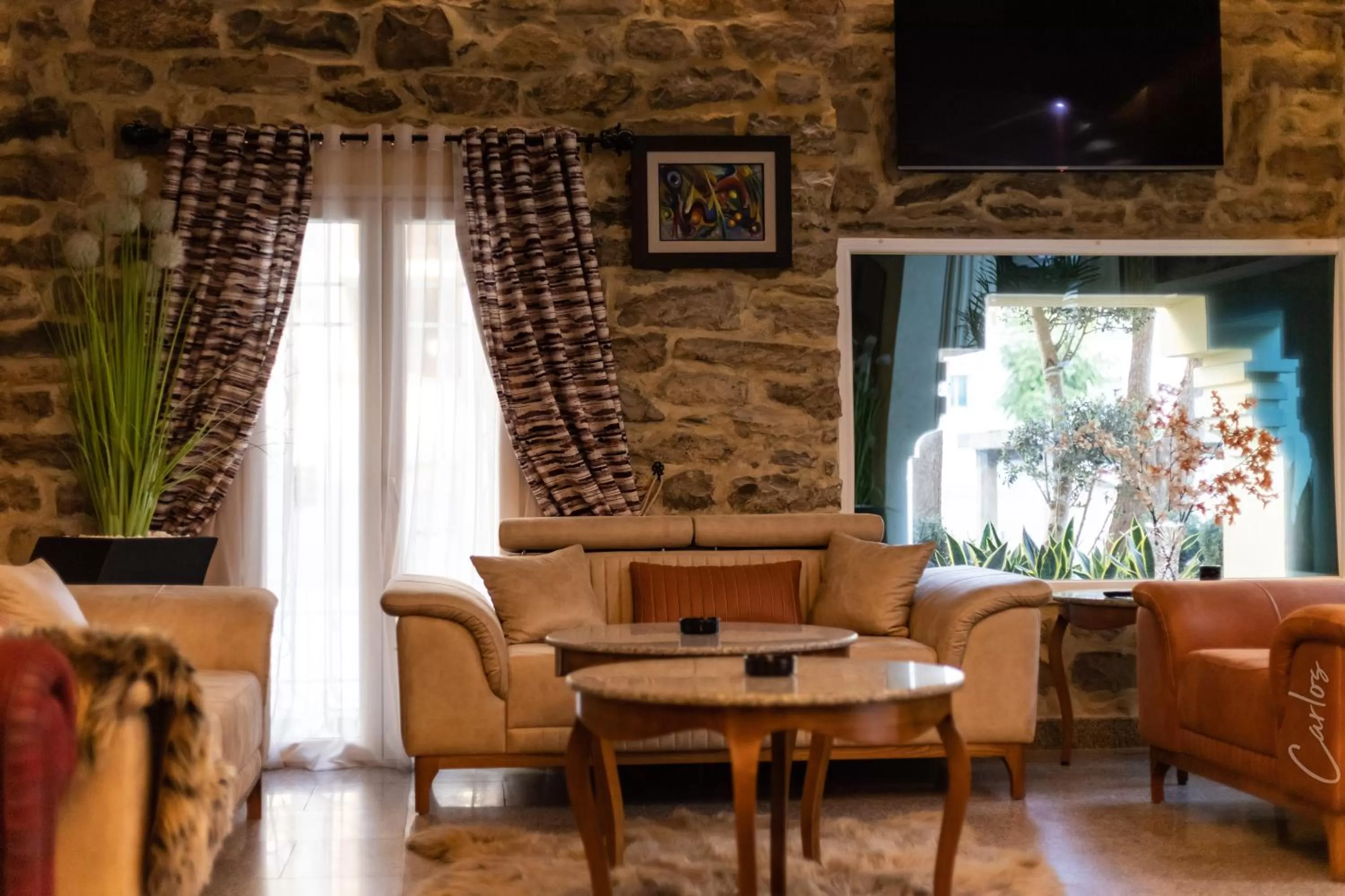 Communal lounge/ TV room in HOTEL LAFAYETTE