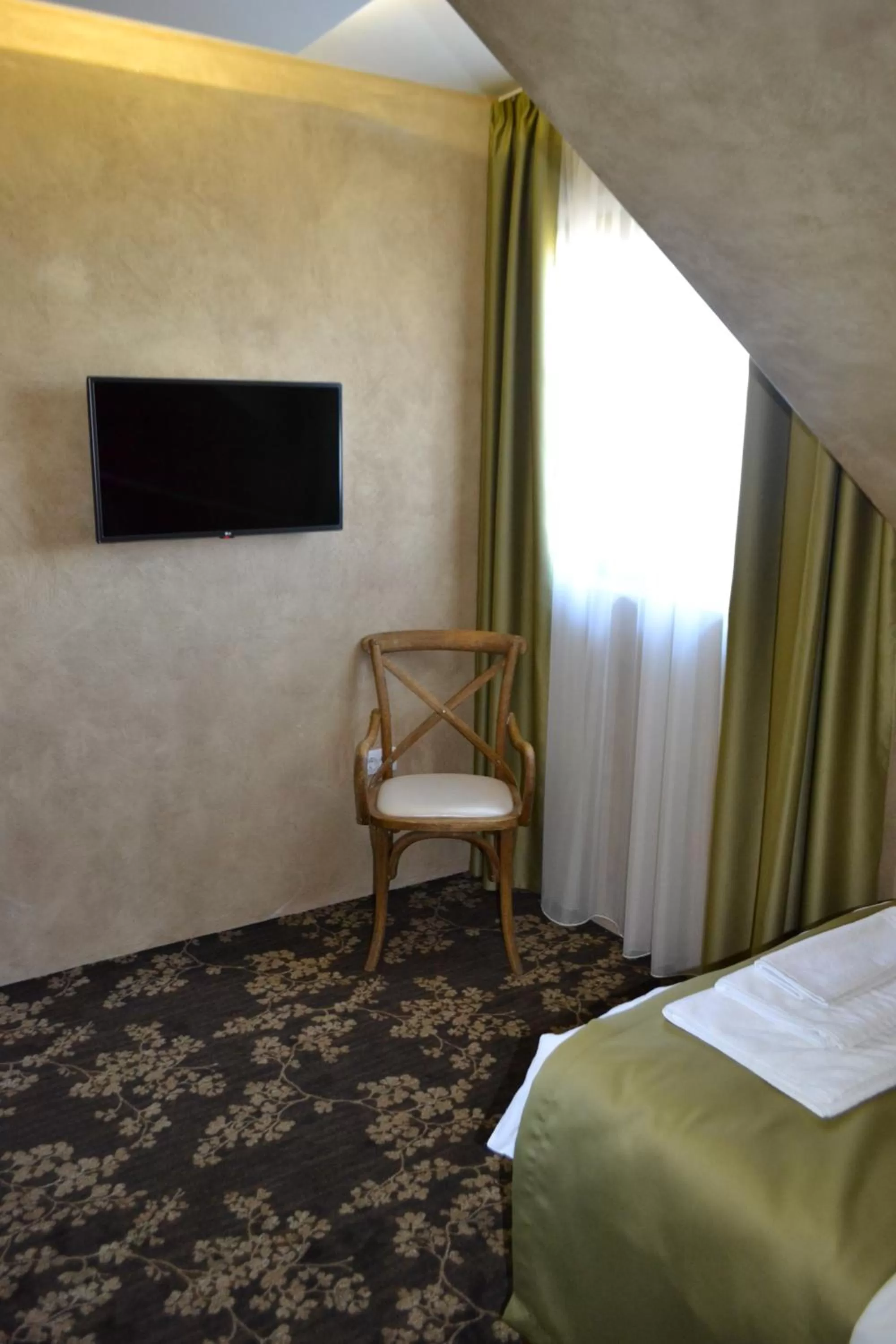 TV and multimedia, Bed in Garni Hotel Chicha - Winery ŠKRBIĆ