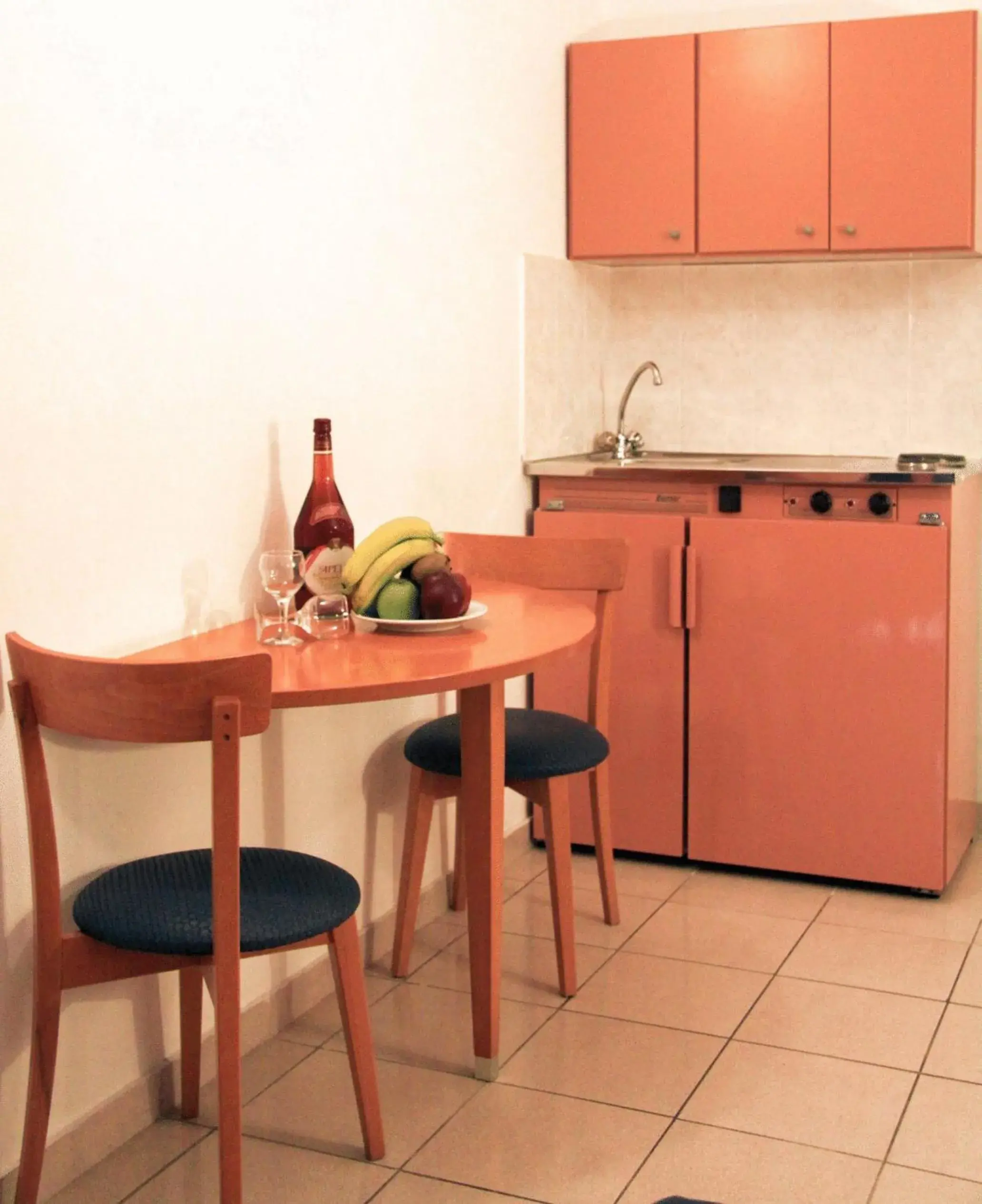 Kitchen or kitchenette, Kitchen/Kitchenette in Europa Hotel