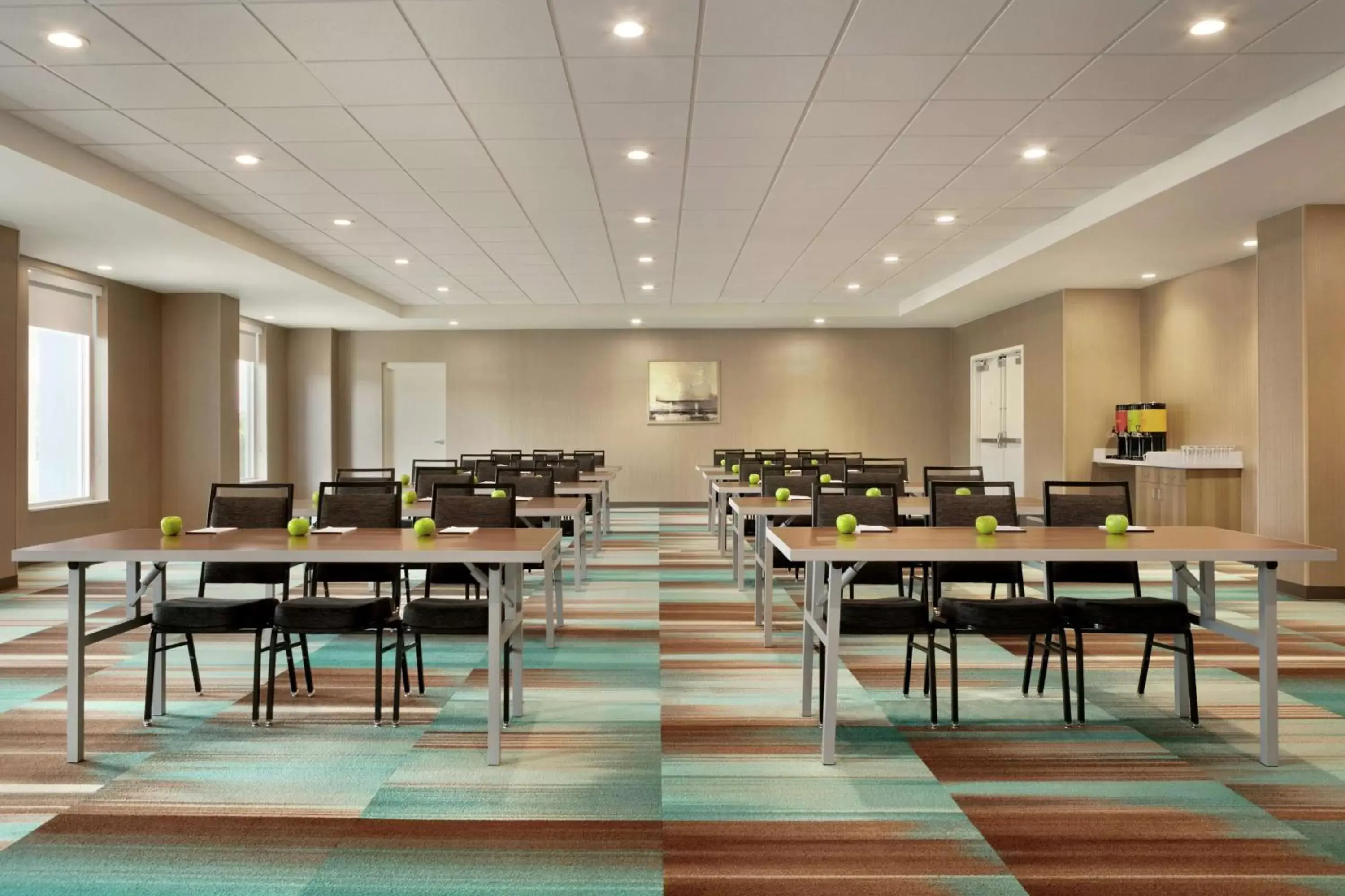 Meeting/conference room, Restaurant/Places to Eat in Home2 Suites By Hilton Brandon Tampa