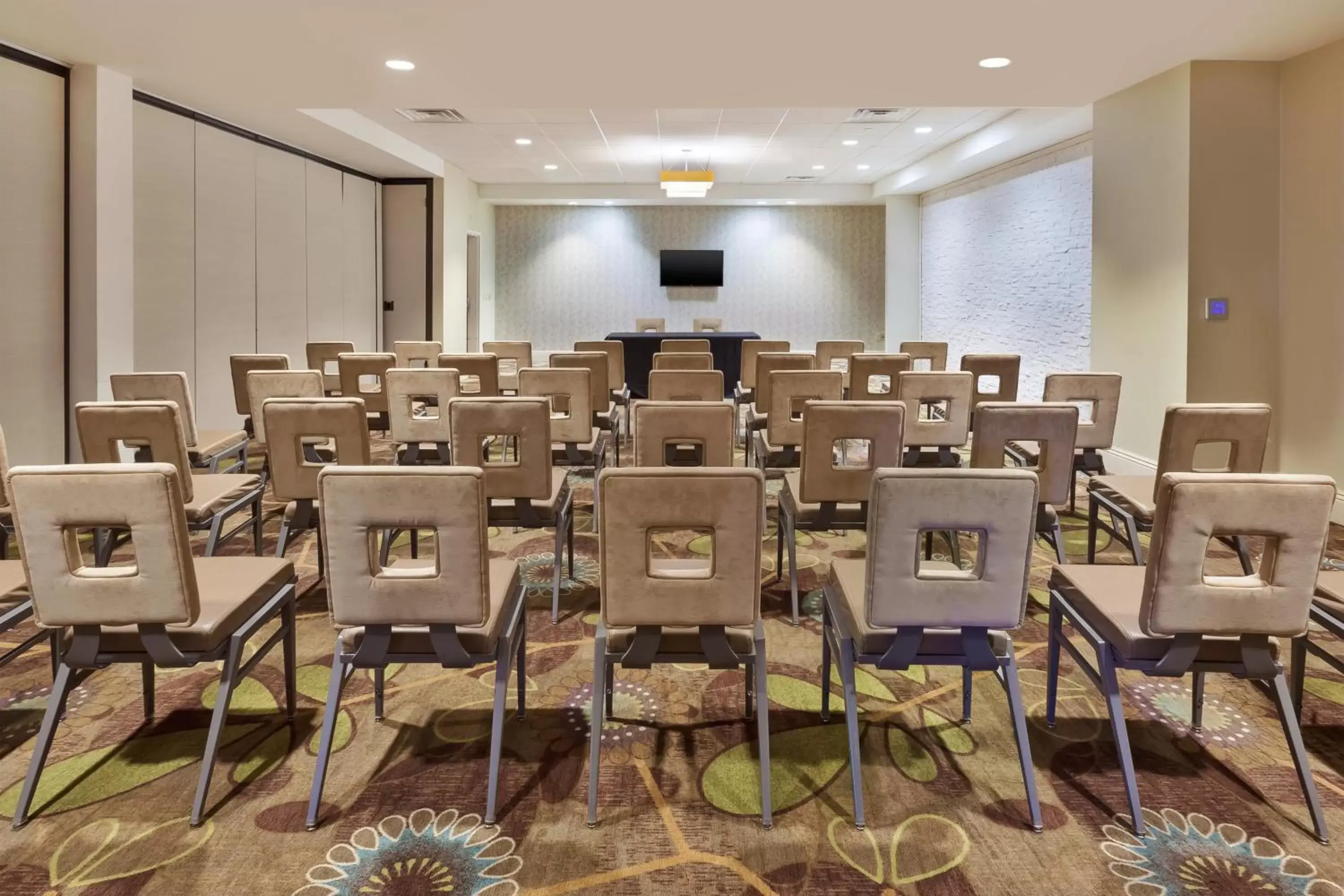 Meeting/conference room in Holiday Inn Morgantown-University Area, an IHG Hotel