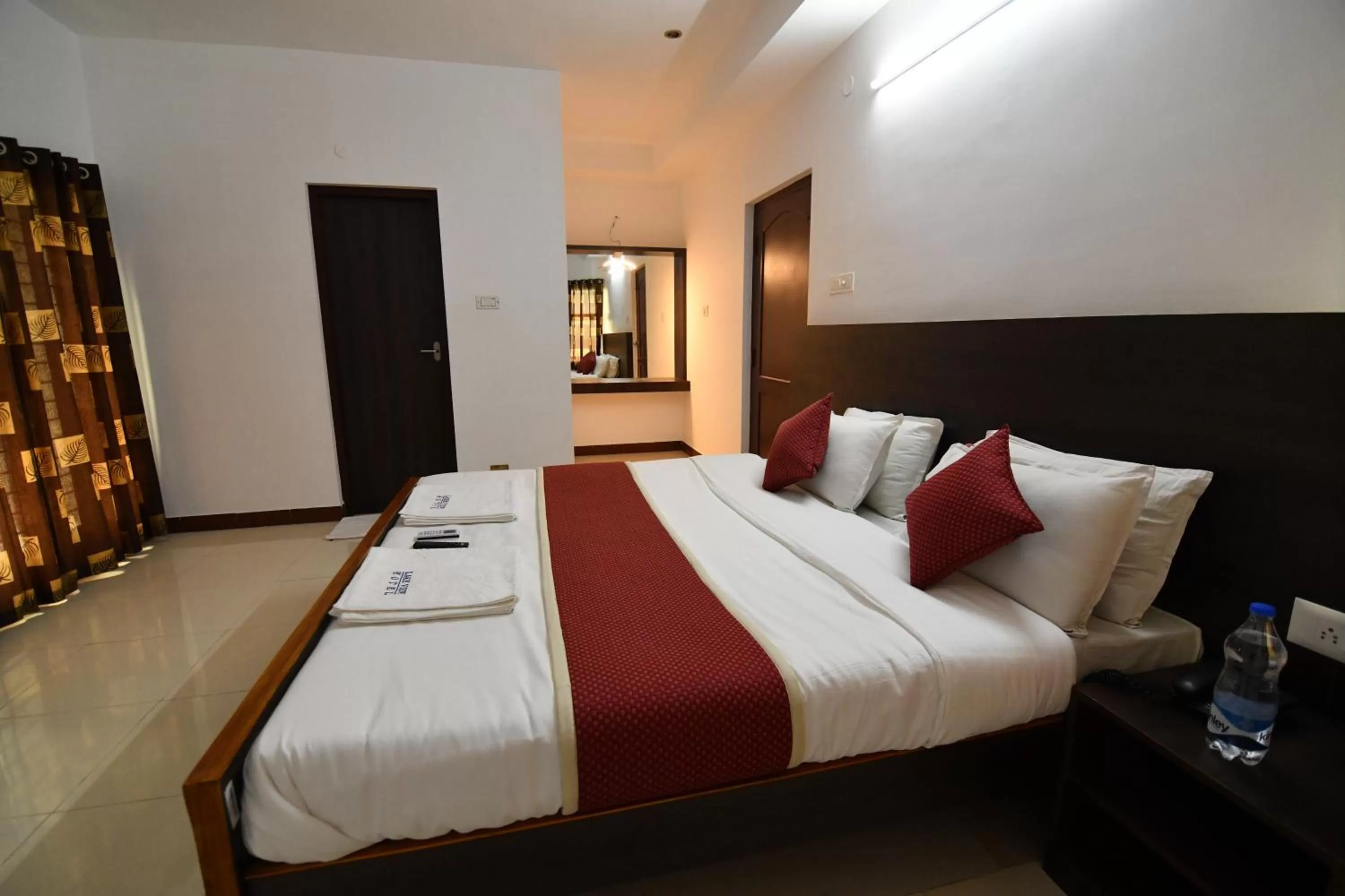 Bed in Lake View Hotel