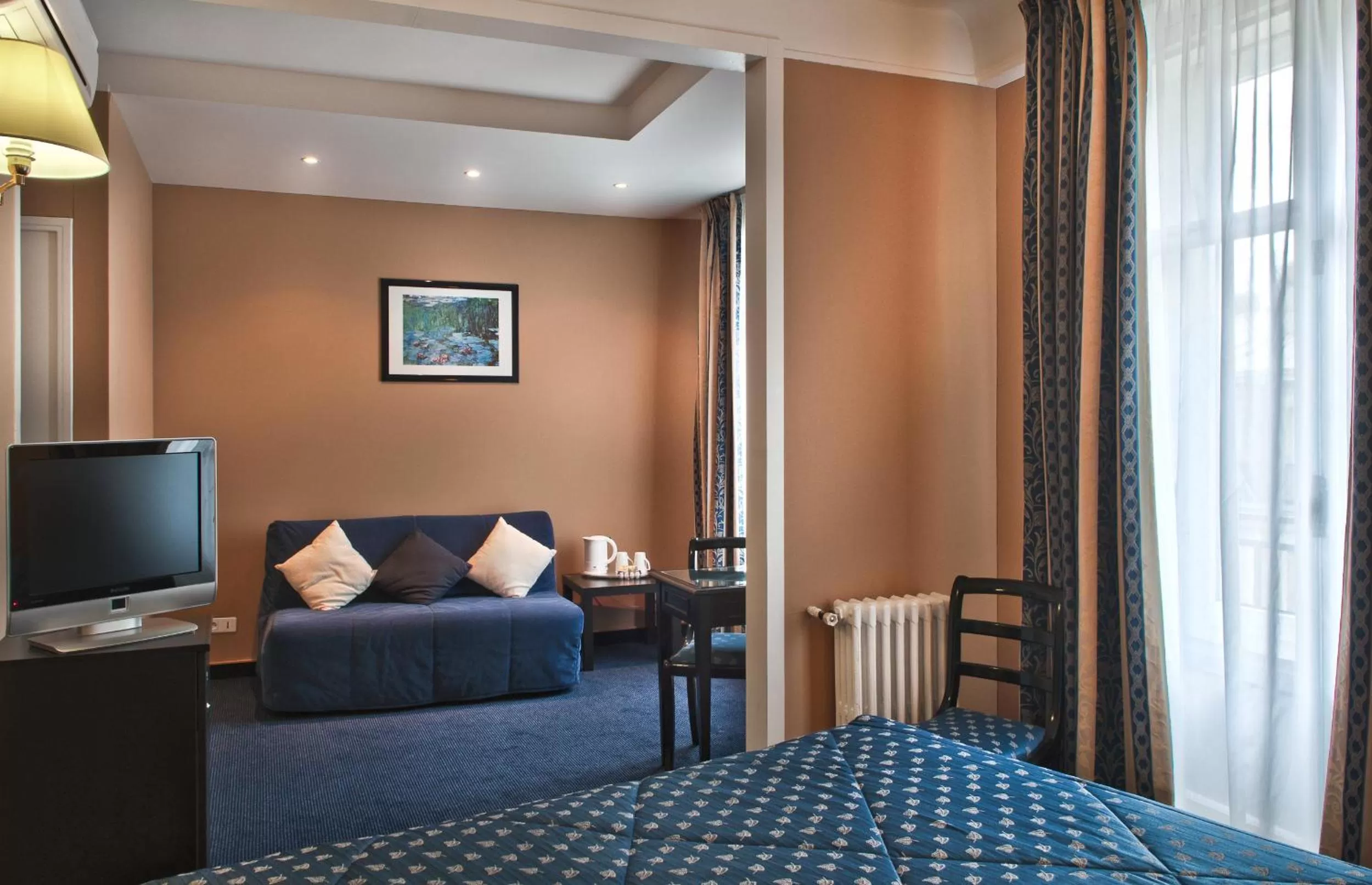 Bedroom, Bed in Abaca Messidor by Happyculture