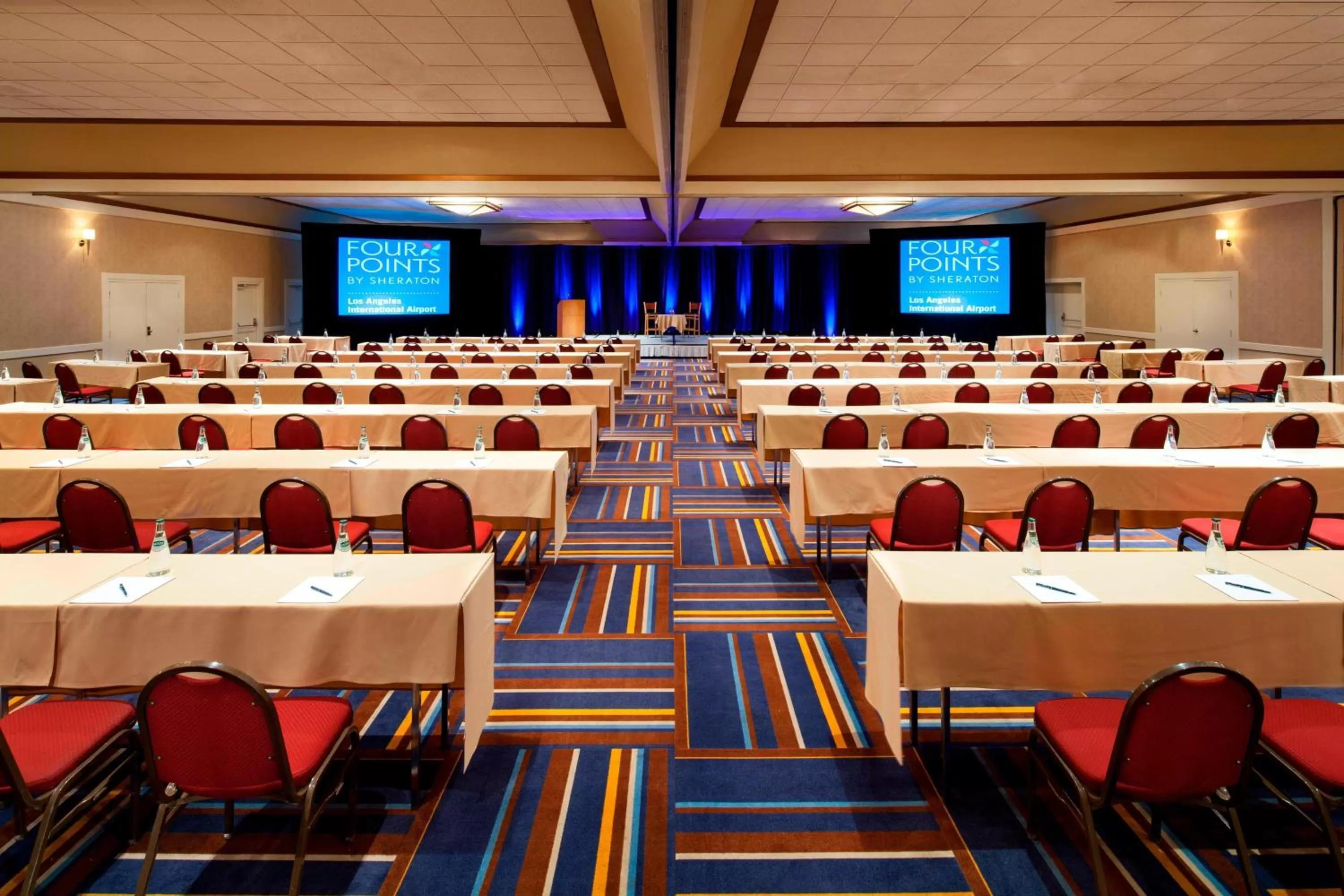 Meeting/conference room in Four Points by Sheraton Los Angeles International Airport
