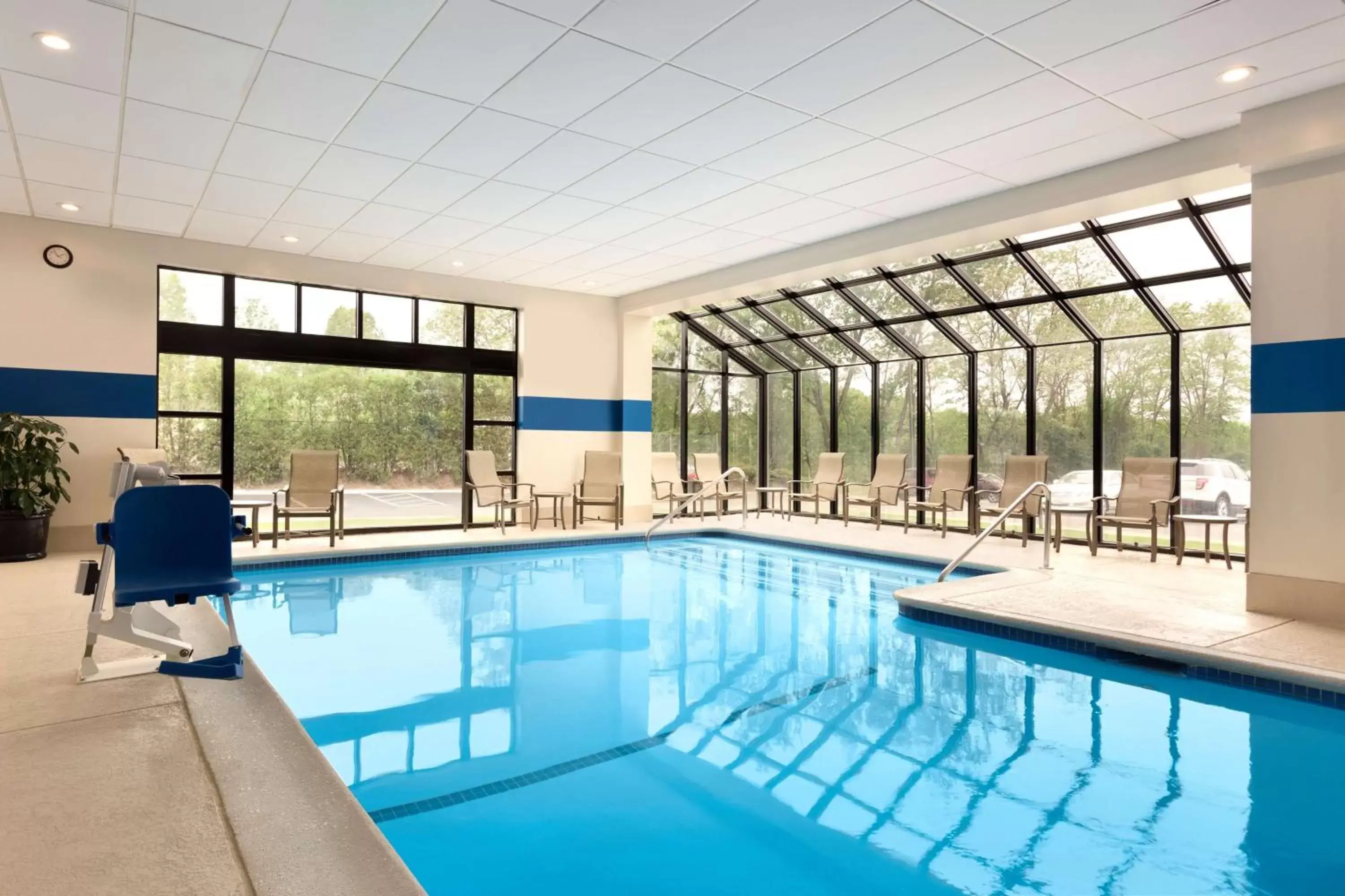 Pool view, Swimming Pool in DoubleTree by Hilton Bradley International Airport