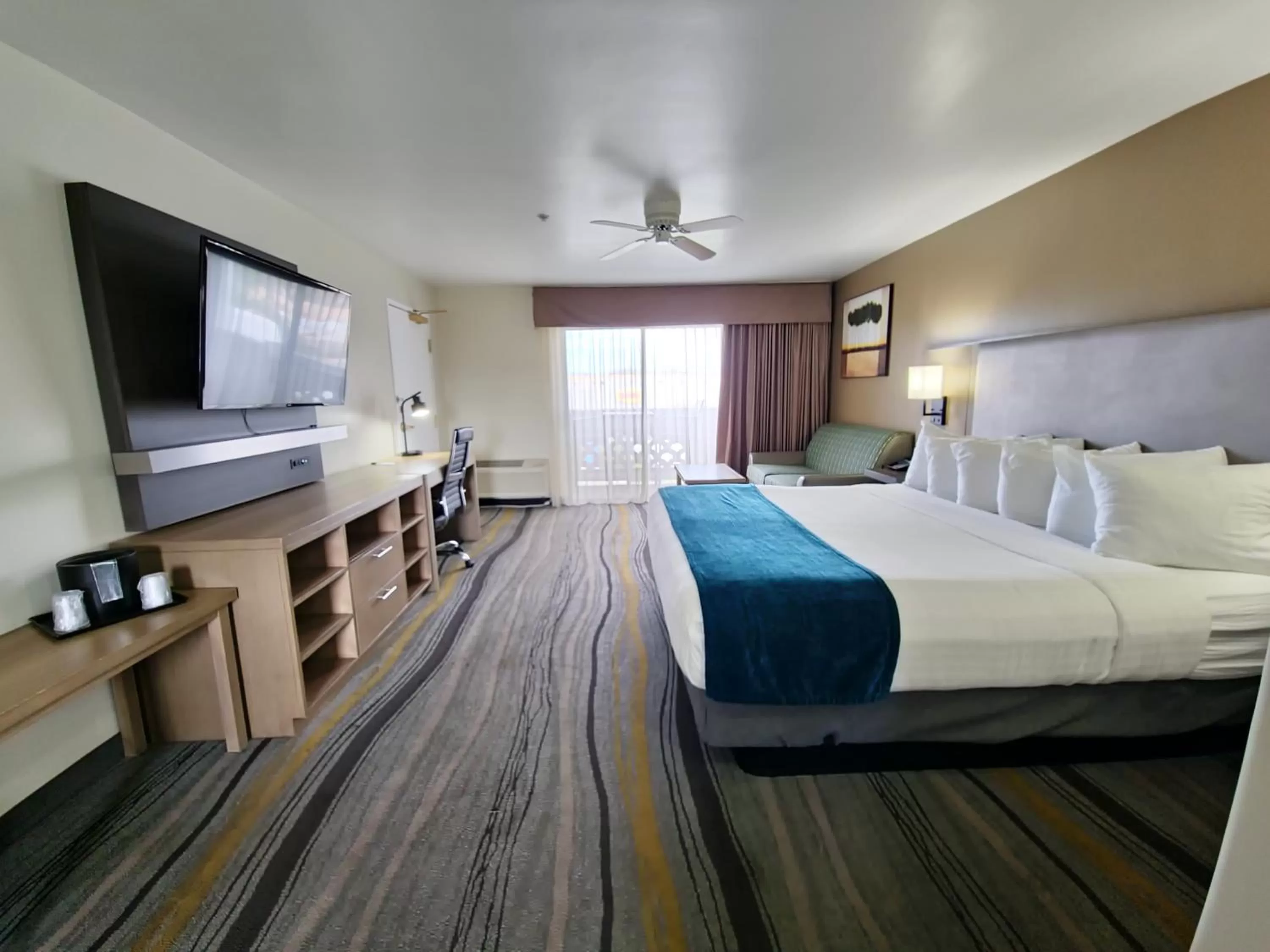 Bed in Los Viajeros Inn