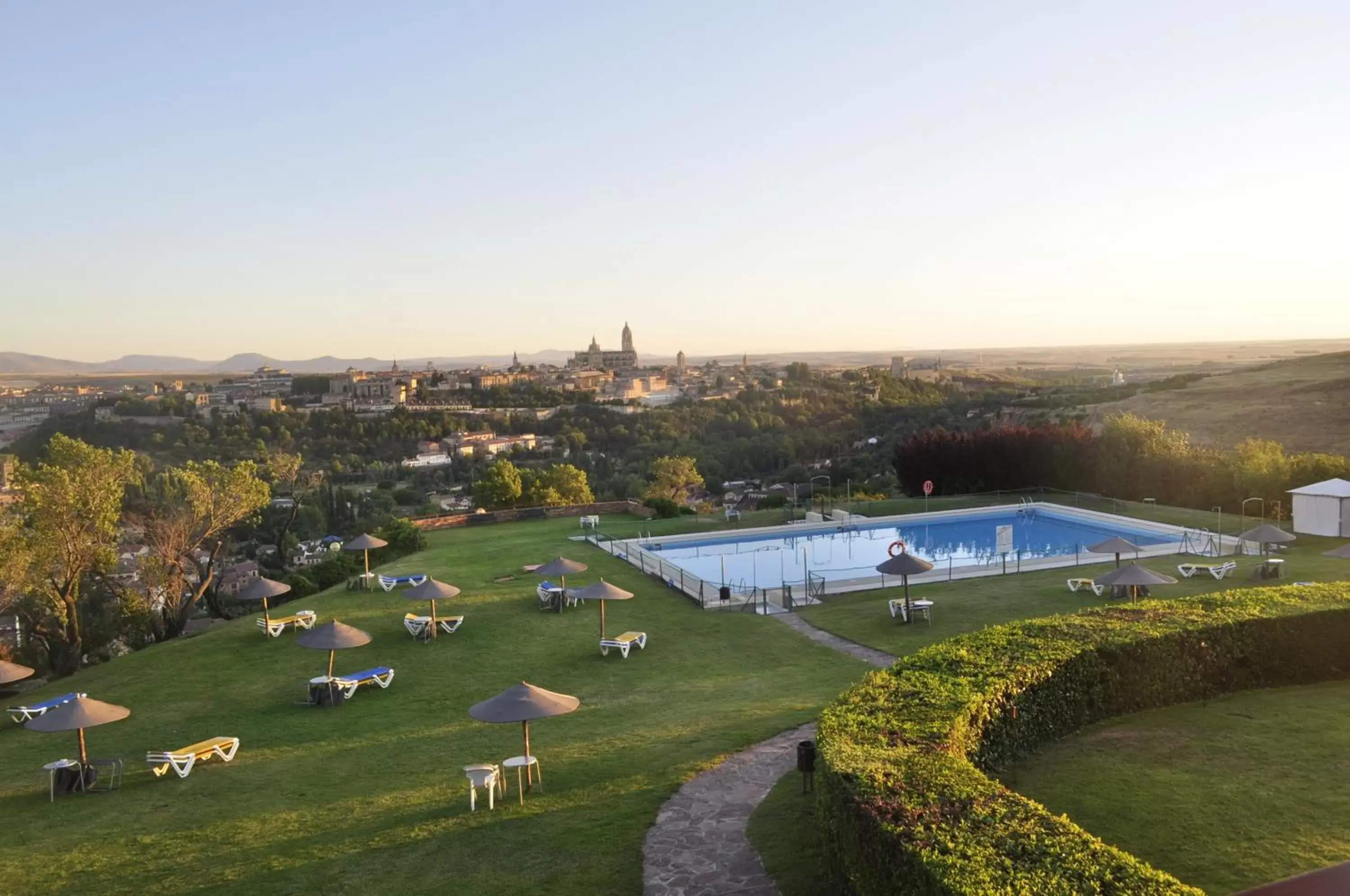 , Pool View in Parador de Segovia