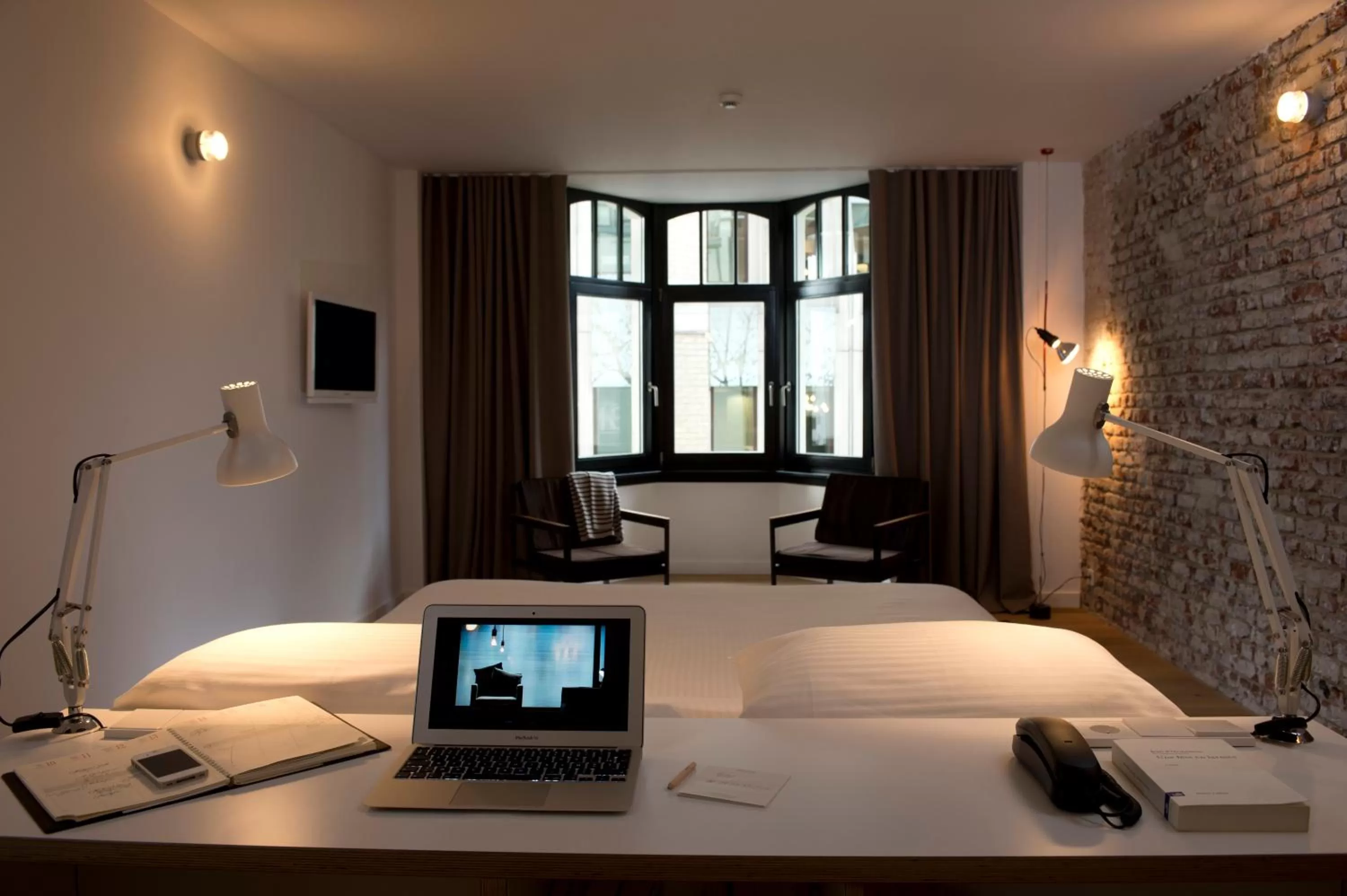 Photo of the whole room, Bed in 9Hotel Central