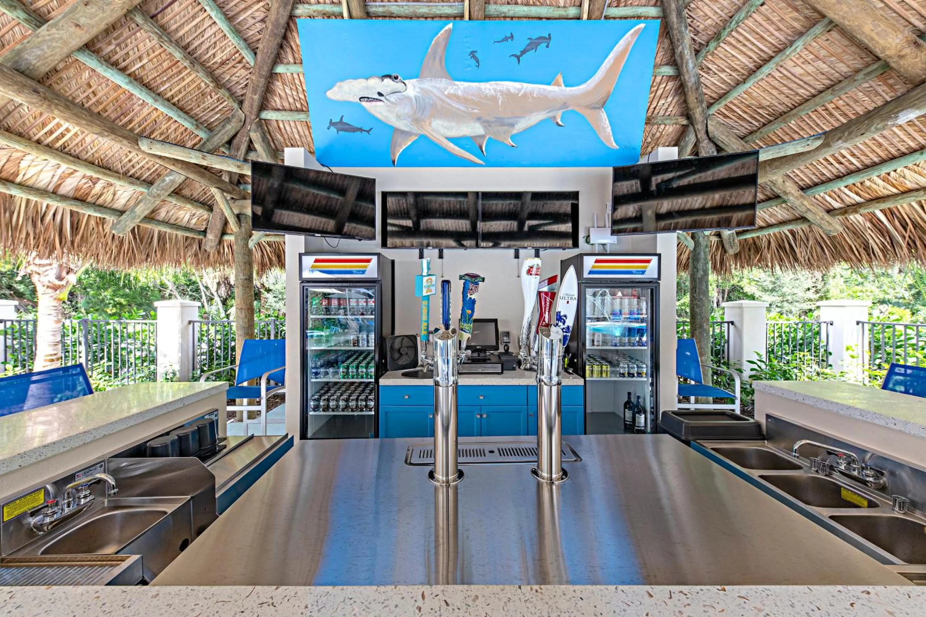 Lounge or bar in Staybridge Suites - Naples - Marco Island by IHG