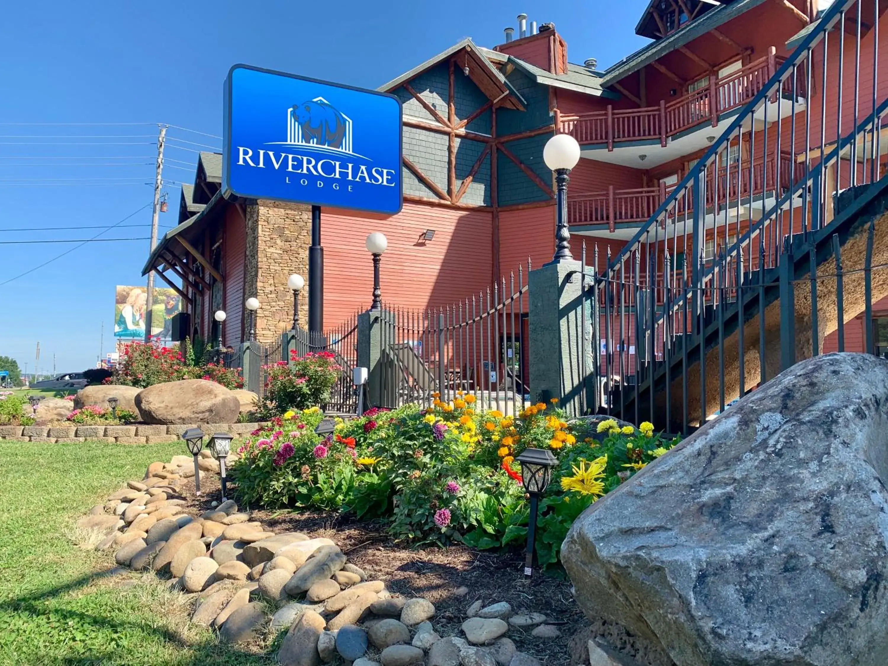 Property building in Riverchase Lodge Property building in Riverchase Lodge