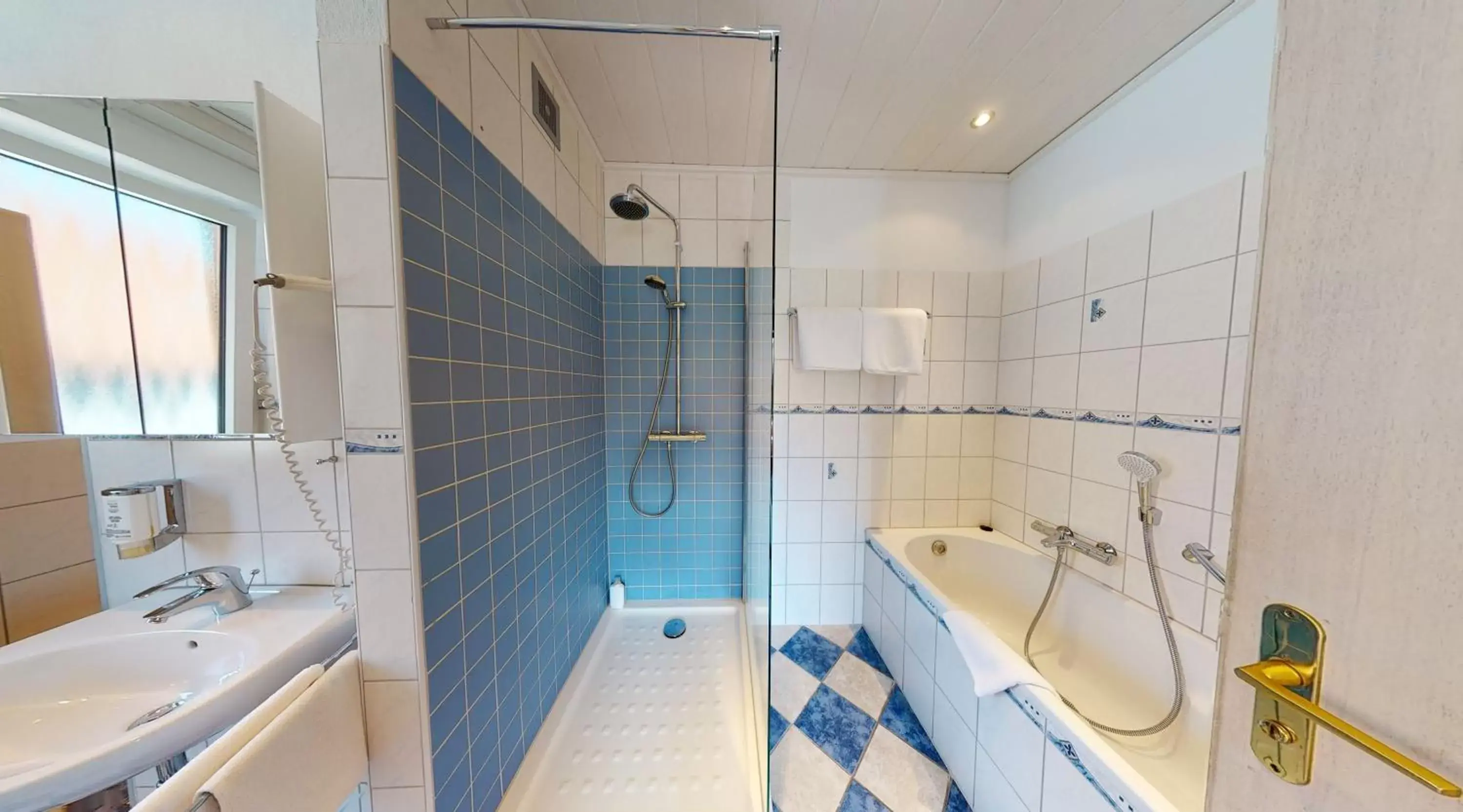 Shower, Bathroom in Hotel Rothenburger Hof