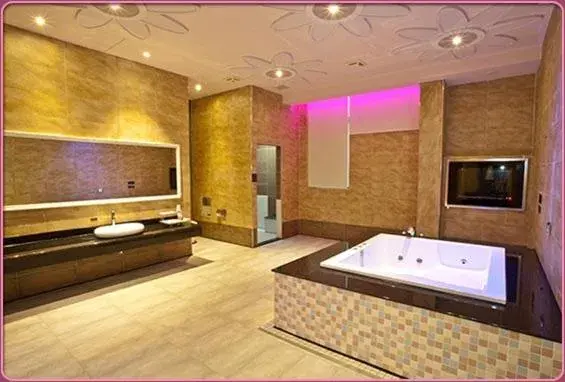 Bathroom in Wei Feng Hotel - Kaohsiung