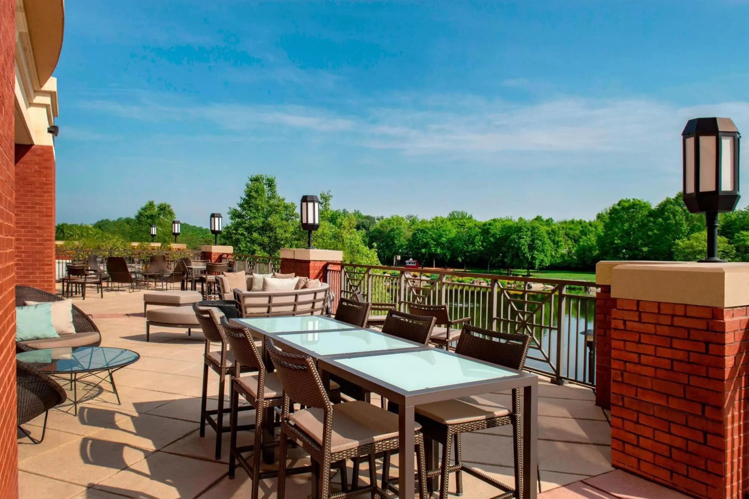 Property building, Restaurant/Places to Eat in Courtyard by Marriott Gaithersburg Washingtonian Center