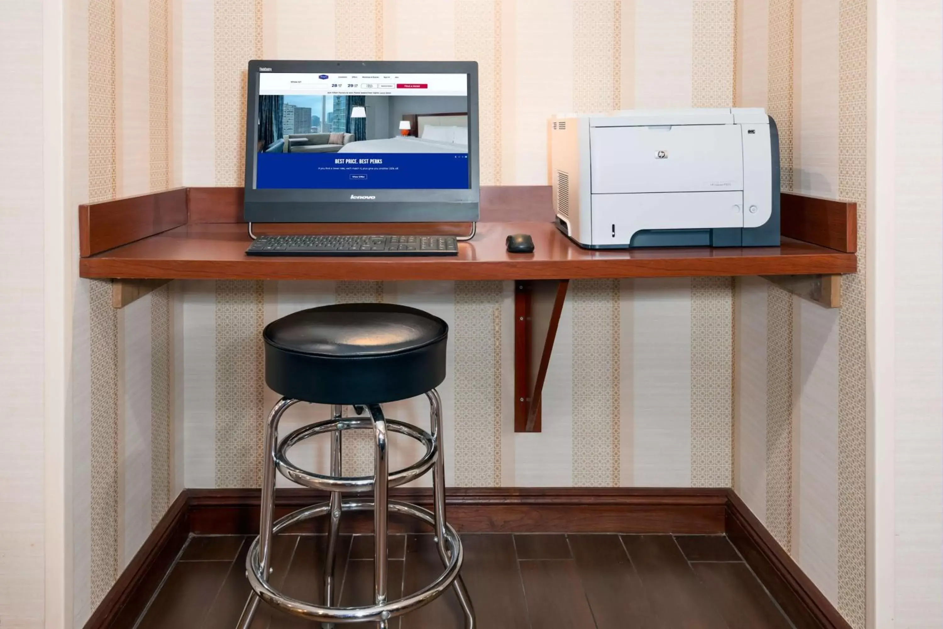 Business facilities in Hampton Inn Hartford Airport