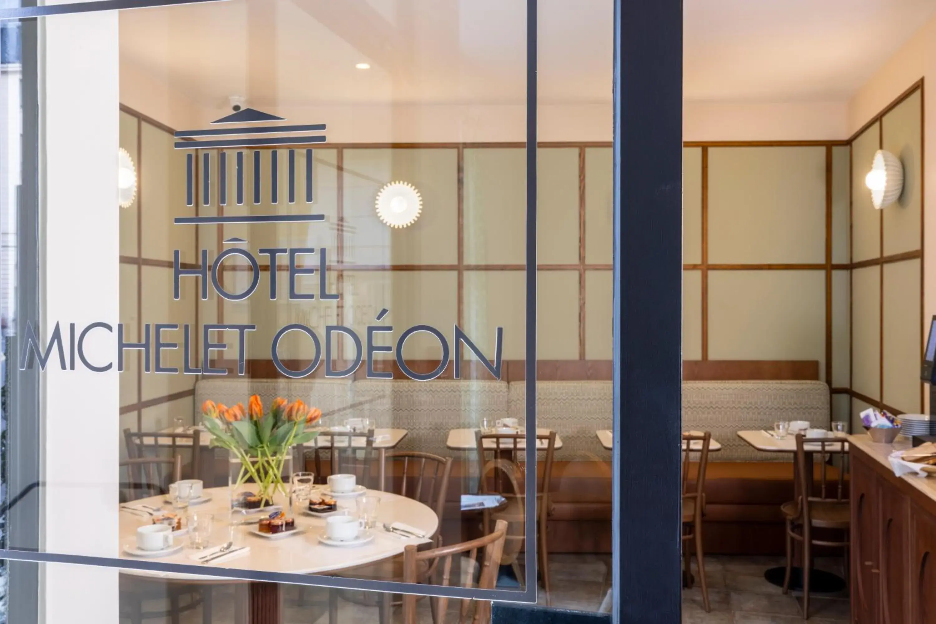 Restaurant/Places to Eat in Hotel Michelet Odeon