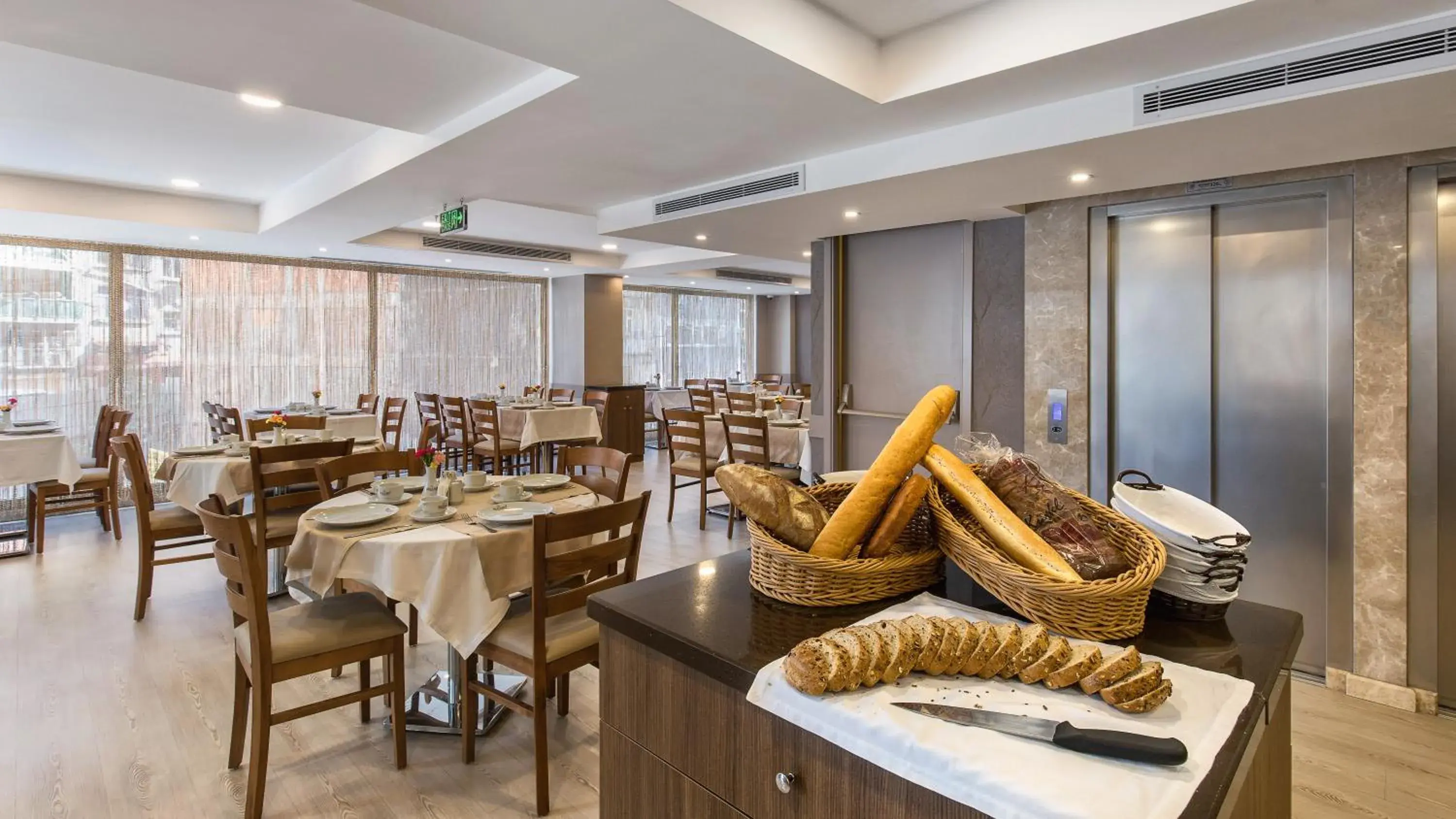 Buffet breakfast, Restaurant/Places to Eat in Regard Hotel