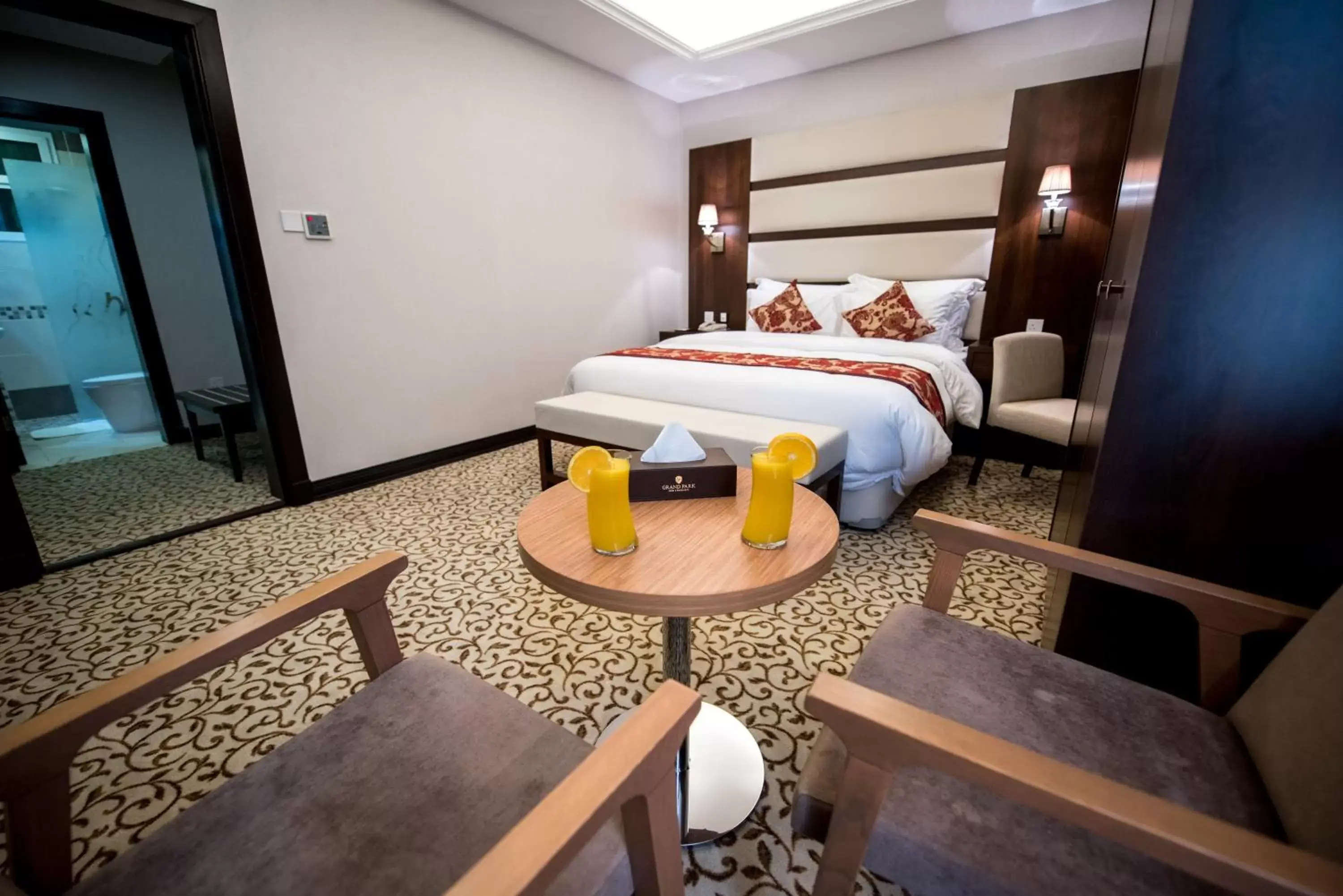 Bedroom, Bed in Grand Park Hotel