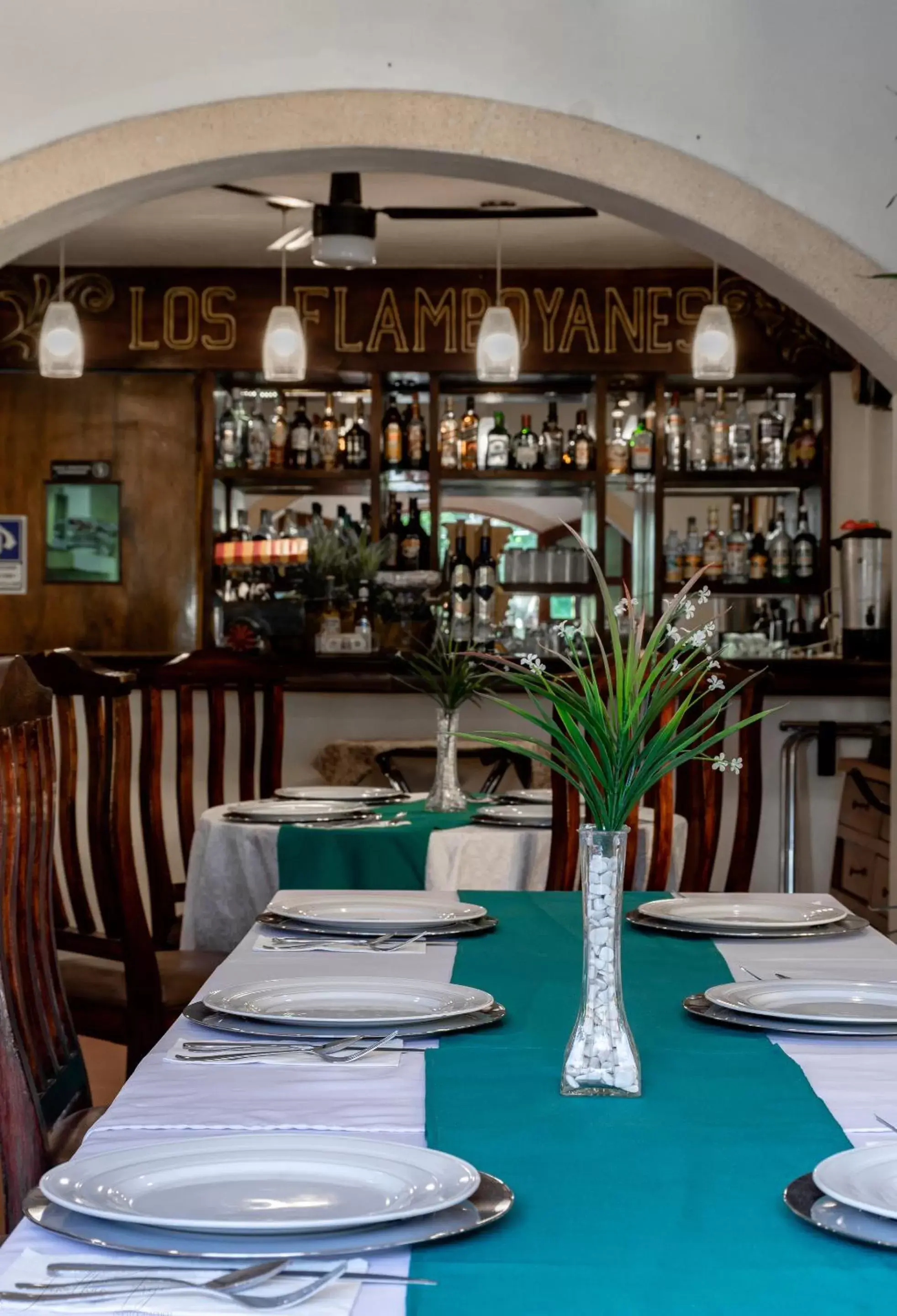 Restaurant/places to eat, Lounge/Bar in El Zaguán Colonial by GuruHotel