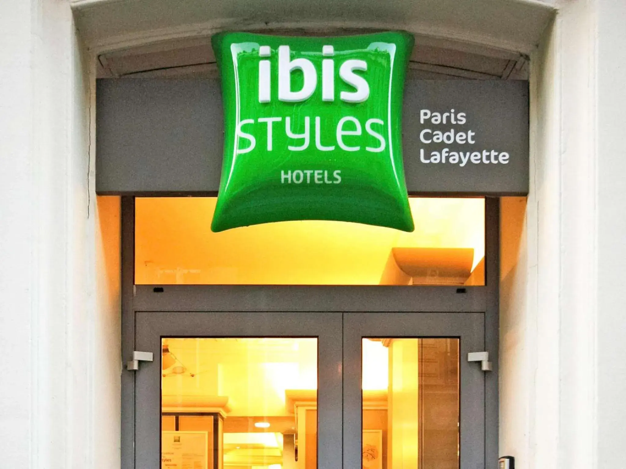 Property building in ibis Styles Paris Cadet Lafayette