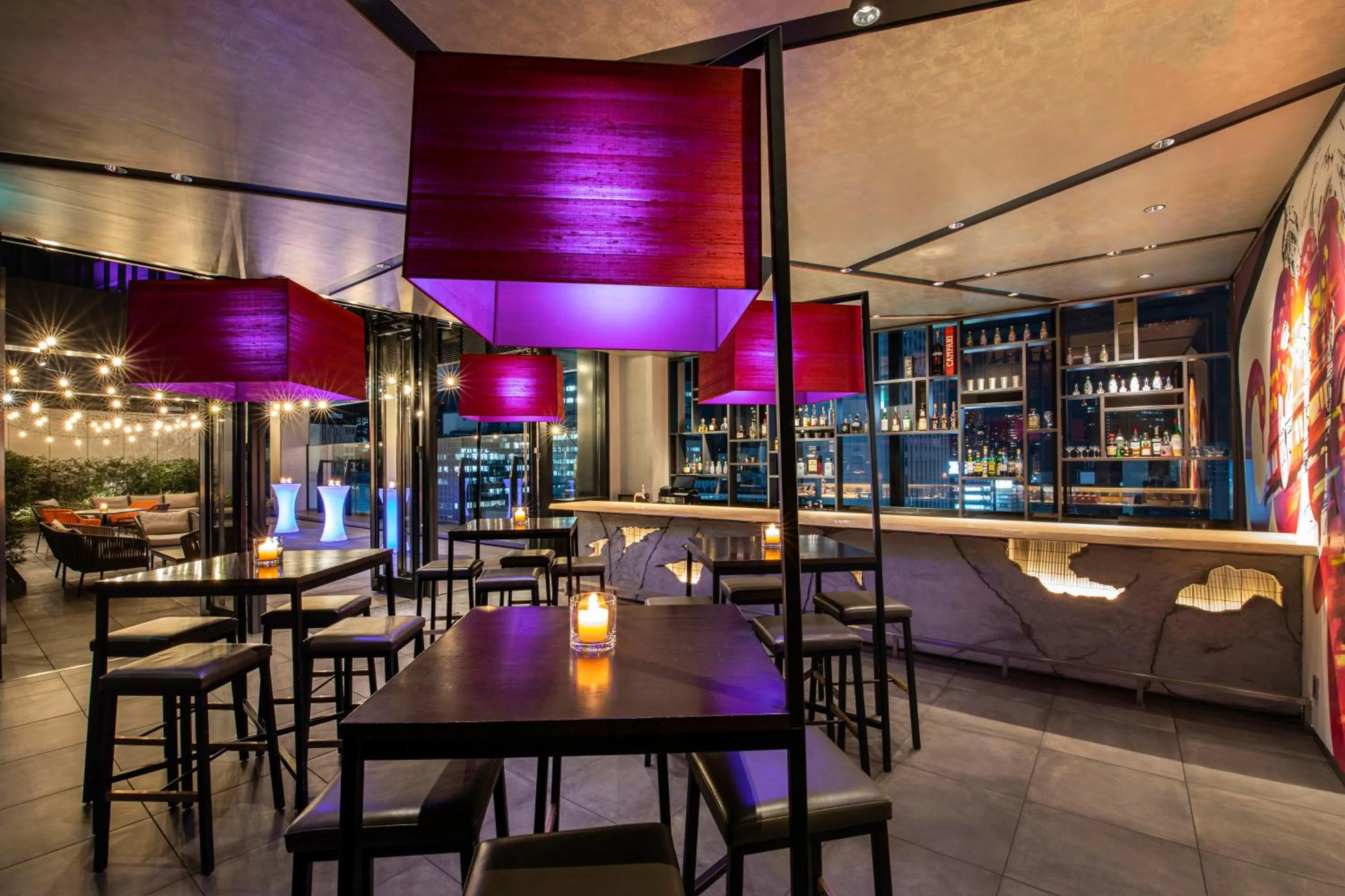 Lounge or bar in Pullman Tokyo Tamachi