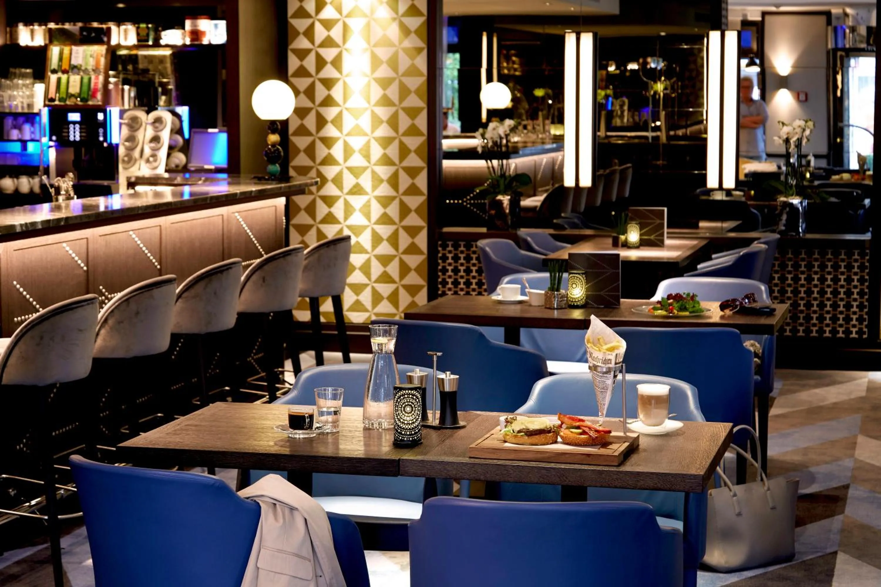 Lounge or bar in Seaside Park Hotel Leipzig