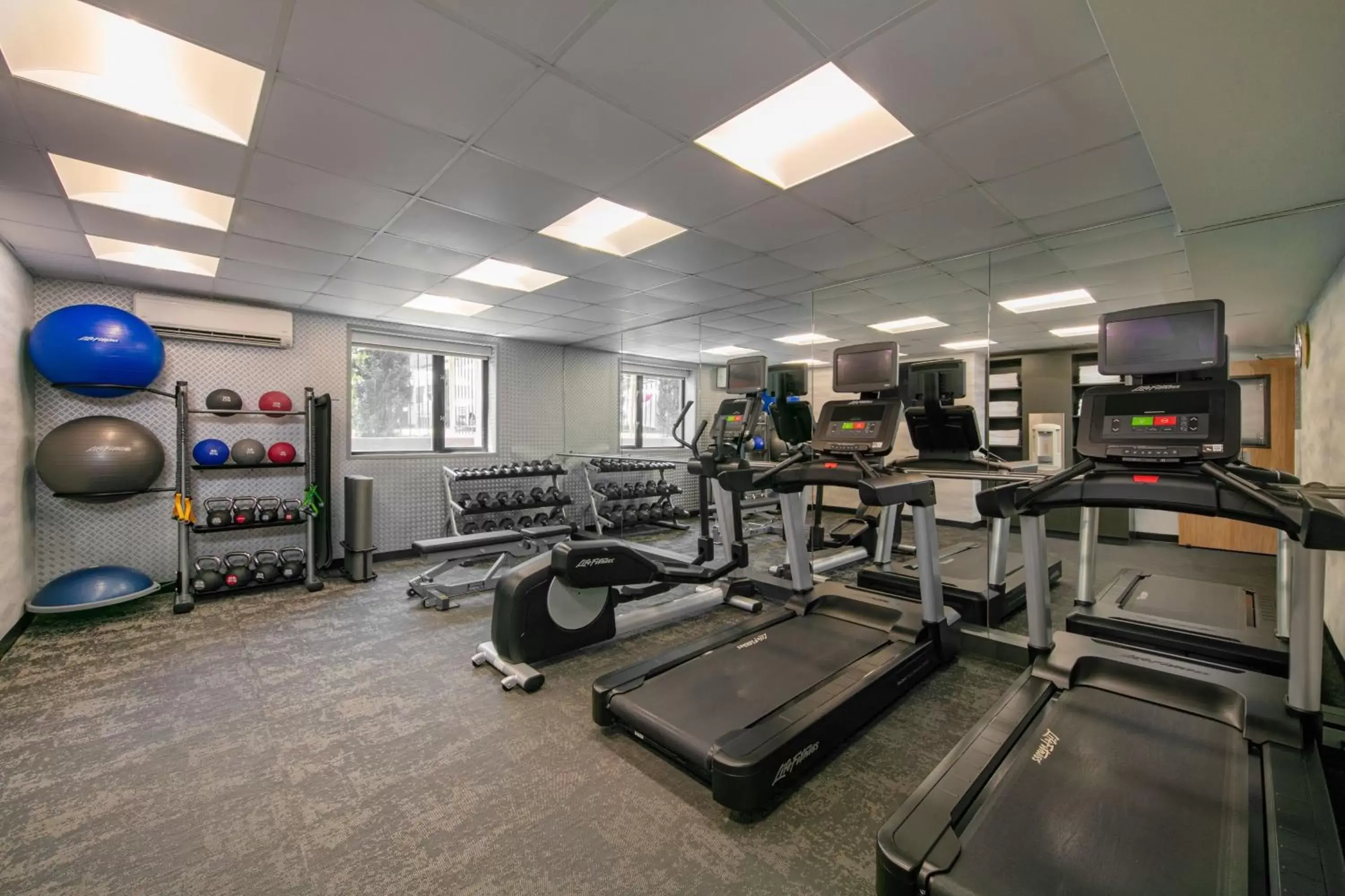 Fitness centre/facilities, Fitness Center/Facilities in Fairfield Inn by Marriott JFK Airport