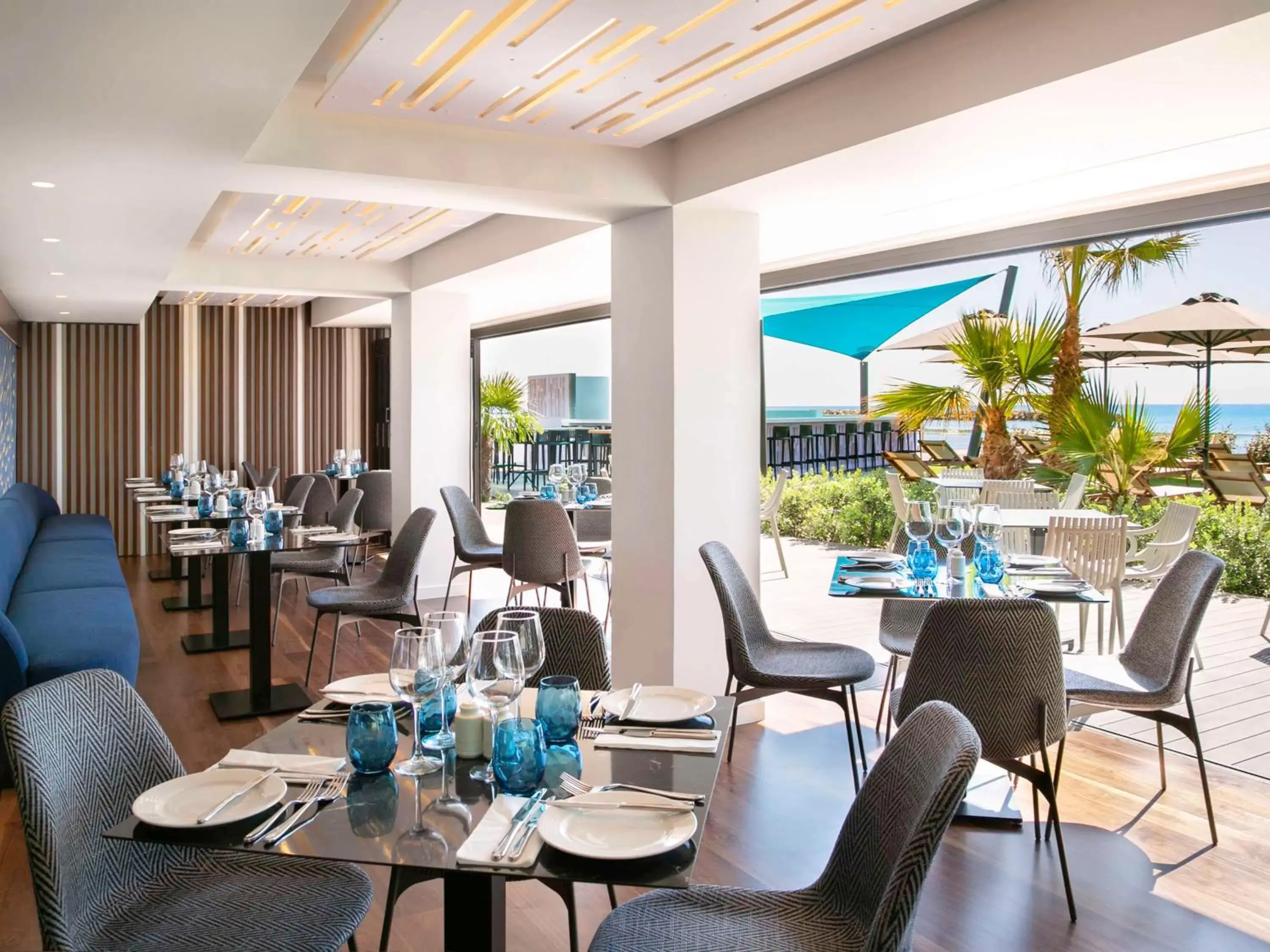 Restaurant/Places to Eat in Mercure Larnaca Beach Resort