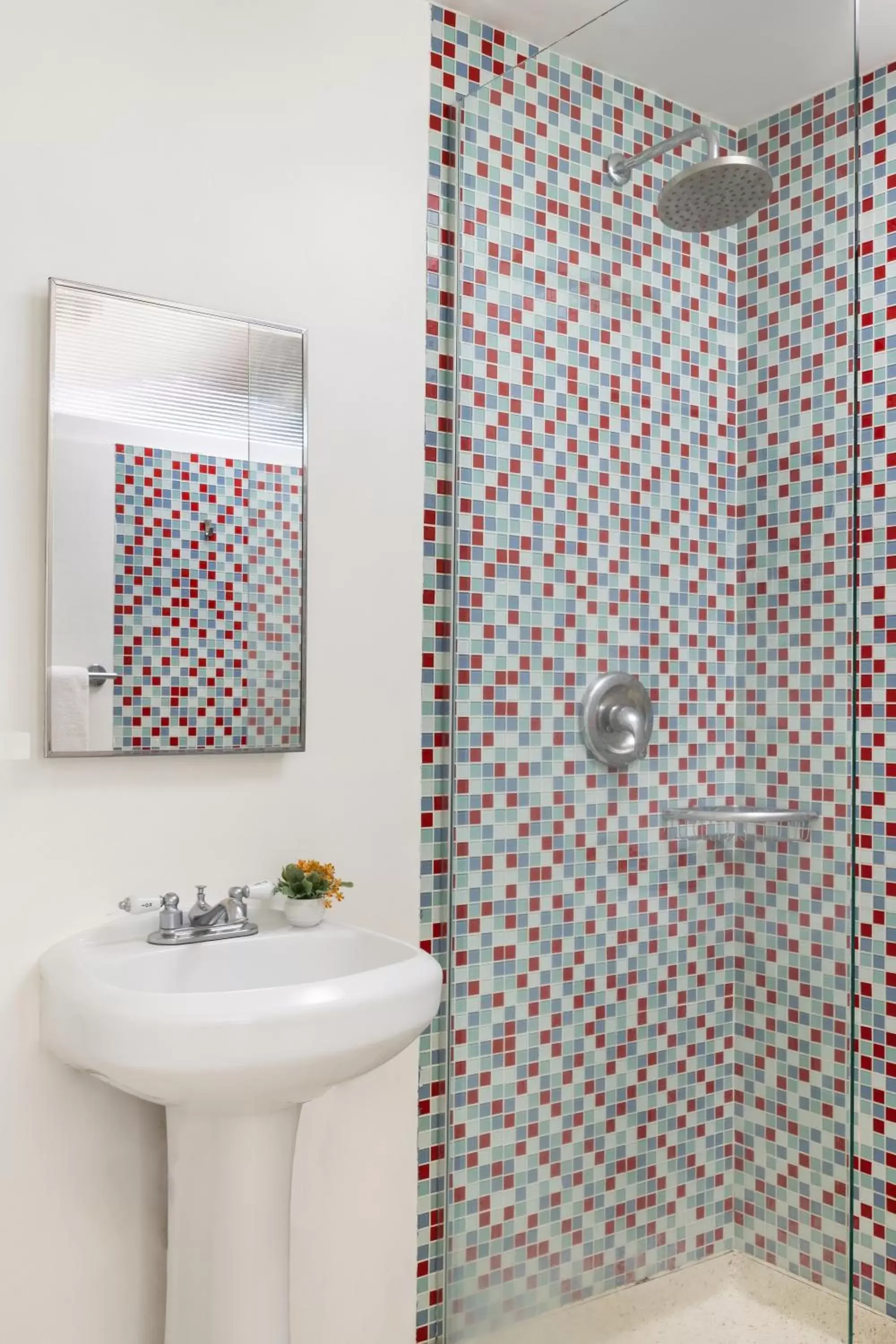 Shower, Bathroom in Del Marcos Hotel, A Kirkwood Collection Hotel